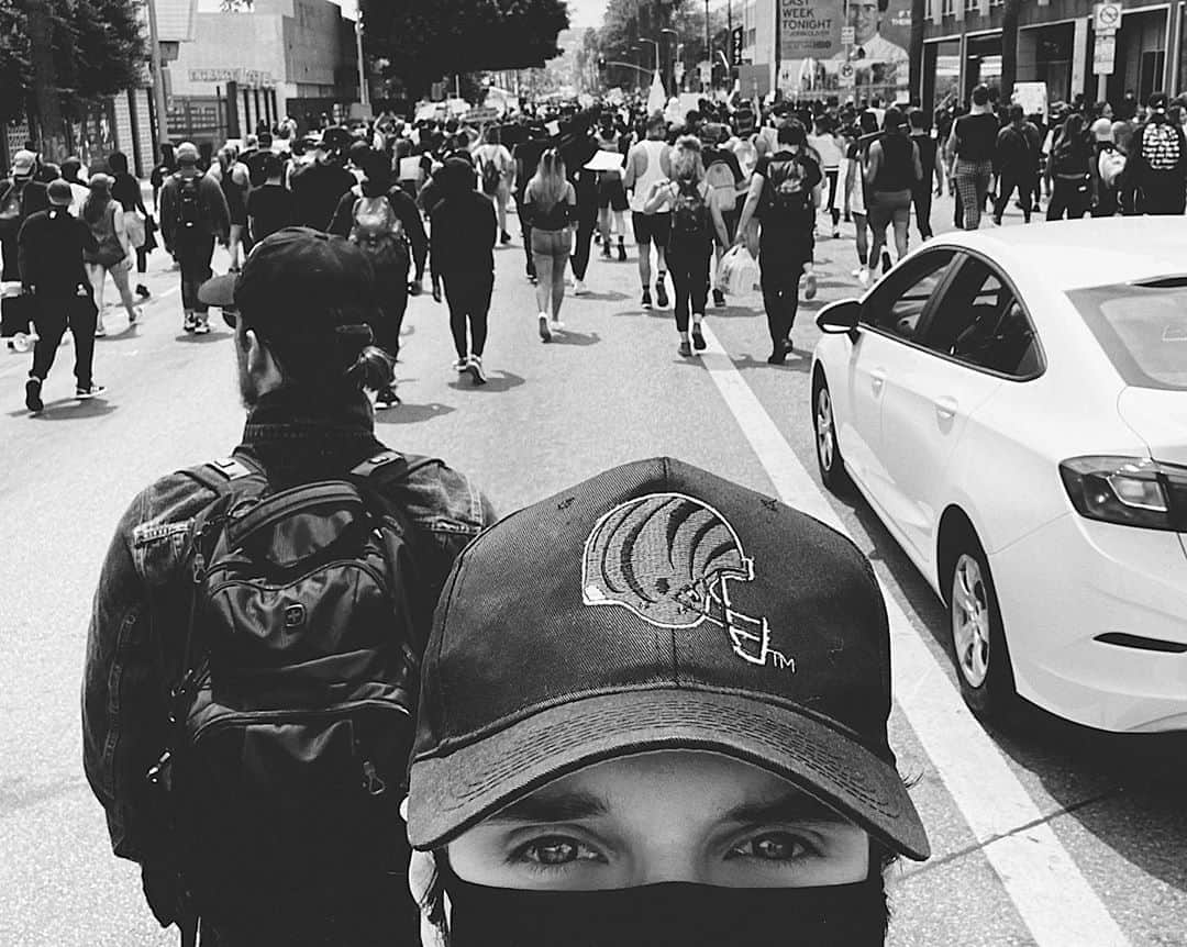 アンディー・ビアーザックのインスタグラム：「Peaceful protest today in Hollywood. #blacklivesmatter」