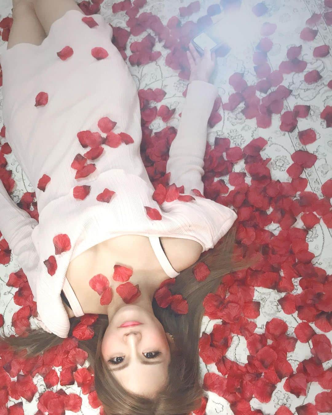KARENのインスタグラム：「、 ついに6月5日からのシフトが出ました(⸝⸝⸝´꒳`⸝⸝⸝) 、 できる限りのことをやりながら頑張っていくので あたたかい目で見て頂けたらと思っています(❁´ω`❁) 、 、  #バーレスク東京 #バーレスク #バーレスク東京かれん #六本木 #ショーパブ #ショー #ダンス #burlesque #ショーガール #エンターテインメント  #burlesquetokyo #dance #roppongi #xoxo #girl #me #l4l #show #showgirl #dance #dancer #japan #japanesedancer #instagood #おうち時間　#stayhome」