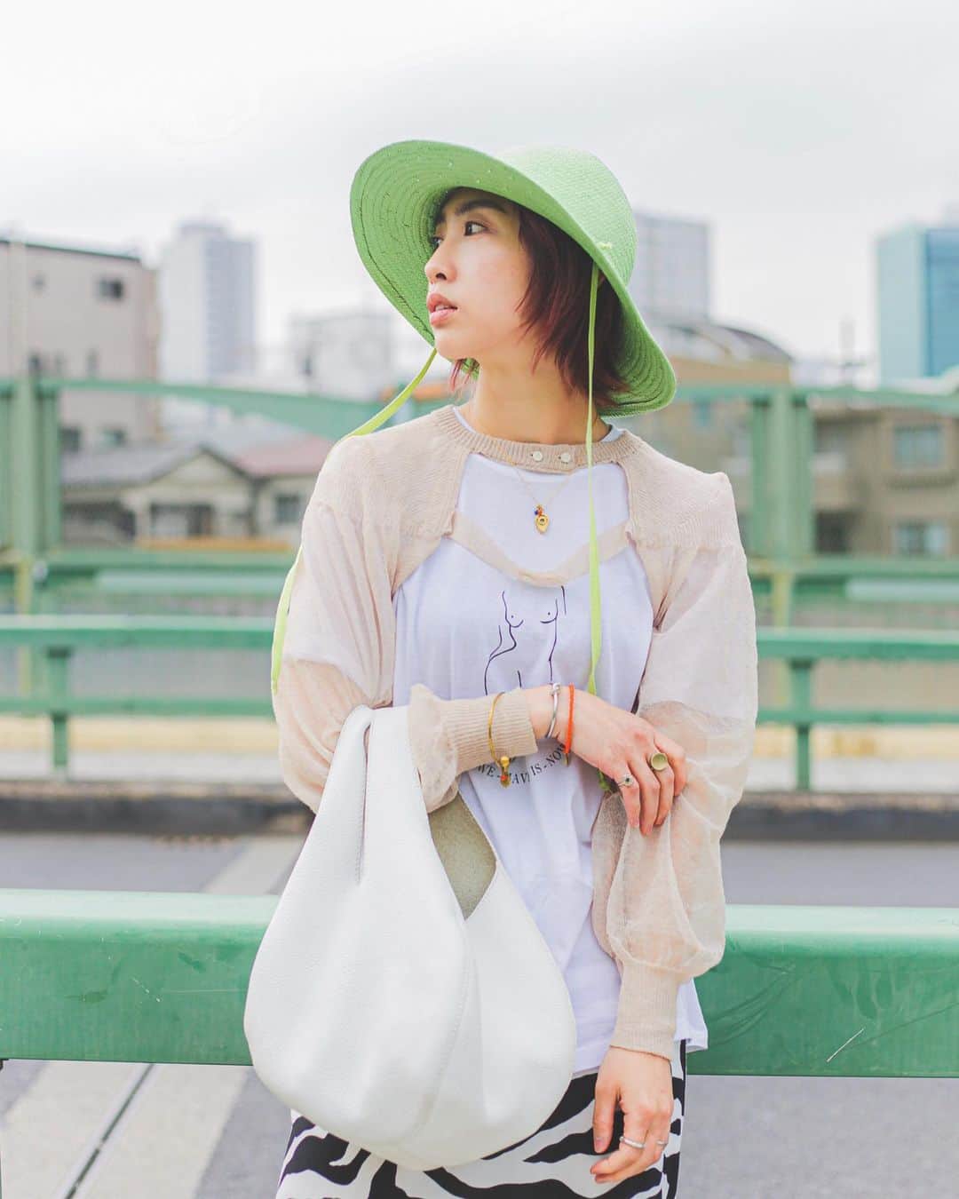 Fashionsnap.comさんのインスタグラム写真 - (Fashionsnap.comInstagram)「【#スナップ_fs】 Name：蒲原 香菜 Knitwear #TAN T-Shirt #MAISONSPECIAL Skirt #MAISONSPECIAL Bag #vintage Shoes #MaisonMargiela Hat #CLYDE Necklace #SOKO Ring #vintage Bangle #CELINE #SOKO  #fashionsnap #fashionsnap_women」6月3日 12時03分 - fashionsnapcom