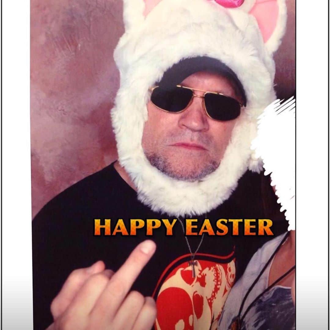マイケル・ルーカーさんのインスタグラム写真 - (マイケル・ルーカーInstagram)「Happy yeah you fucking Easter」6月3日 12時36分 - michael_rooker