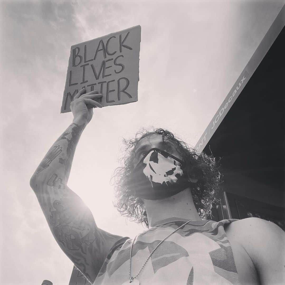 ブランドン・フーバーのインスタグラム：「Peaceful protest today in North Hollywood, CA #blacklivesmatter #justiceforgeorgefloyd」