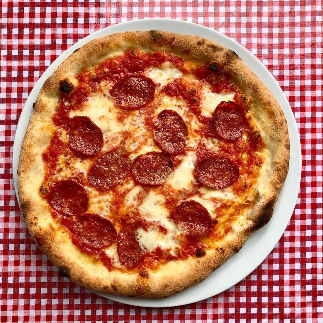 Arancino On Beachwalkさんのインスタグラム写真 - (Arancino On BeachwalkInstagram)「1. Pizza con Salame (spicy salami)  2. Pizza con Salsiccia (Italian sausage)  3. Pizza al Formaggio (cheese) #arancinobeachwalk #arancino #italian #foodagogo #hawaii #italianrestaurant #eatlocal #イタリア #oahu #pizza #takeout #🍕#hawaiisbestkitchens #honolulu #honolulumagazine #808 #hinowdaily #frolichawaii #アランチーノビーチウォーク #アランチーノ #イタリアン #ハワイ #おいしい #ホノルル #haleainaawards #ピザ　#hawaiistrong #ハワイ大好き #パスタ #テイクアウト」6月3日 12時59分 - arancinobeachwalk