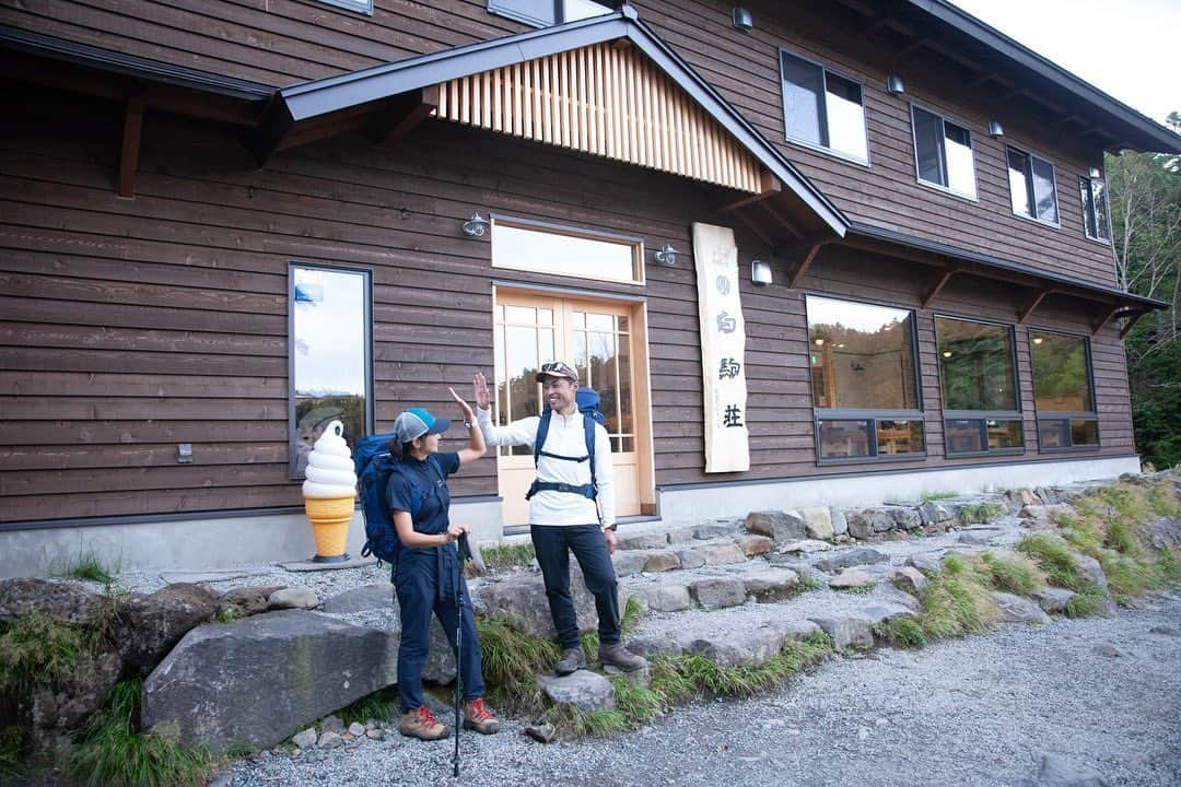 田中幸さんのインスタグラム写真 - (田中幸Instagram)「✴︎ 山が少しづつ近づいてきた⛰ ✴︎ ✴︎ 八ヶ岳縦走でお世話になった 白駒荘も6月6日より再開予定 ✴︎ ✴︎ 苔の周遊コース散策に行こ🚶‍♀️ ✴︎ ✴︎ @marmot_japan  @peaks_mag  #PEAKS #5月号掲載 #白駒荘 ✴︎ ✴︎ 📷@doryu_3754」6月3日 12時57分 - sachitanaka