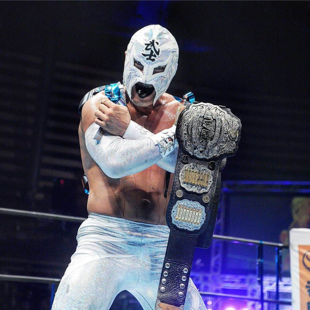 新日本プロレスさんのインスタグラム写真 - (新日本プロレスInstagram)「#BUSHI #losingobernablesdejapon HISTORY. 【BUSHIが語る怒涛のL･I･Jヒストリー（前編）！】 ユニット加入の相談に「最初、内藤は拒否気味だった」!? あの「デ・ハポン」は3人の会議で決定!? 全日本の“同期”SANADAとの深い繋がりとは？ ☆インタビュー序盤を無料公開！ @njpw1972  #njpw #新日本プロレス #プロレス #ProWrestling」6月3日 14時50分 - njpw1972