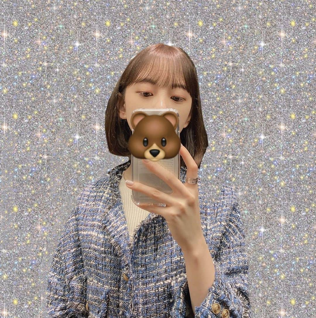 堀未央奈さんのインスタグラム写真 - (堀未央奈Instagram)「🐻 どのページの どの衣装の オフショットが見たい！ とかありますか？？ #いつかの待ち合わせ場所 #乃木坂46 #堀未央奈」6月3日 15時10分 - horimiona_official