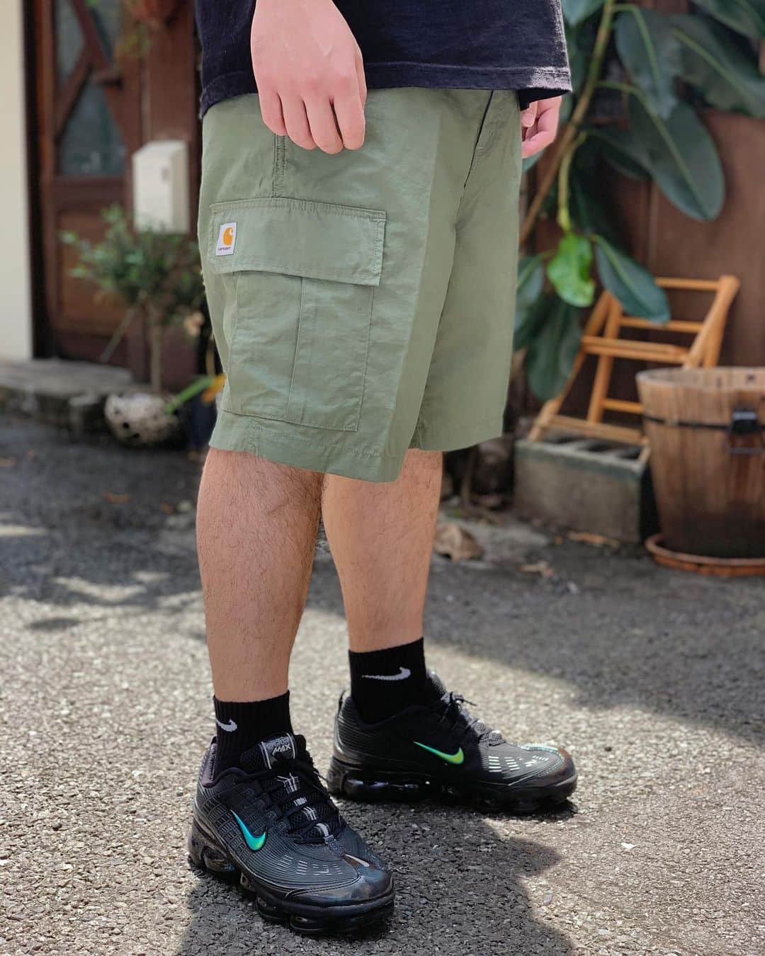 のインスタグラム：「#growaroundnewarrivals  Carhartt W.I.P🛠 FIELD CARGO SHORTS COTTONとPOLYESTERのブレンド生地を使用しているのでサラッとした履き心地で履きやすいです👍  178cm  80kgでW34を着用しています。 ¥15,000+TAX」