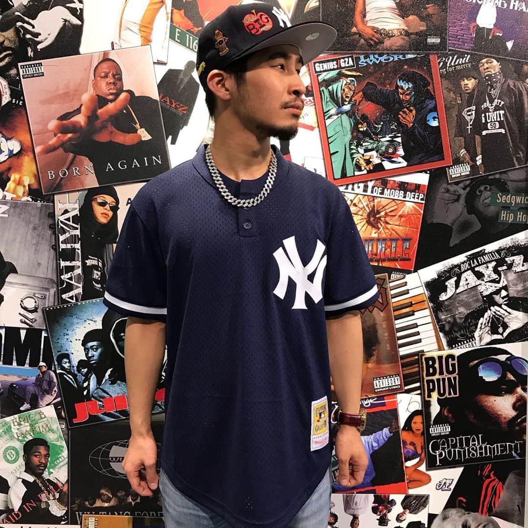 のインスタグラム：「Mitchell&Nessよりベースボールシャツが入荷中です⚾️⚾️⚾️. 165cm 55kg Mサイズを着用しています。 #growaround #growarounddivercity  #growaroundnewarrivals  #mitchellandness」
