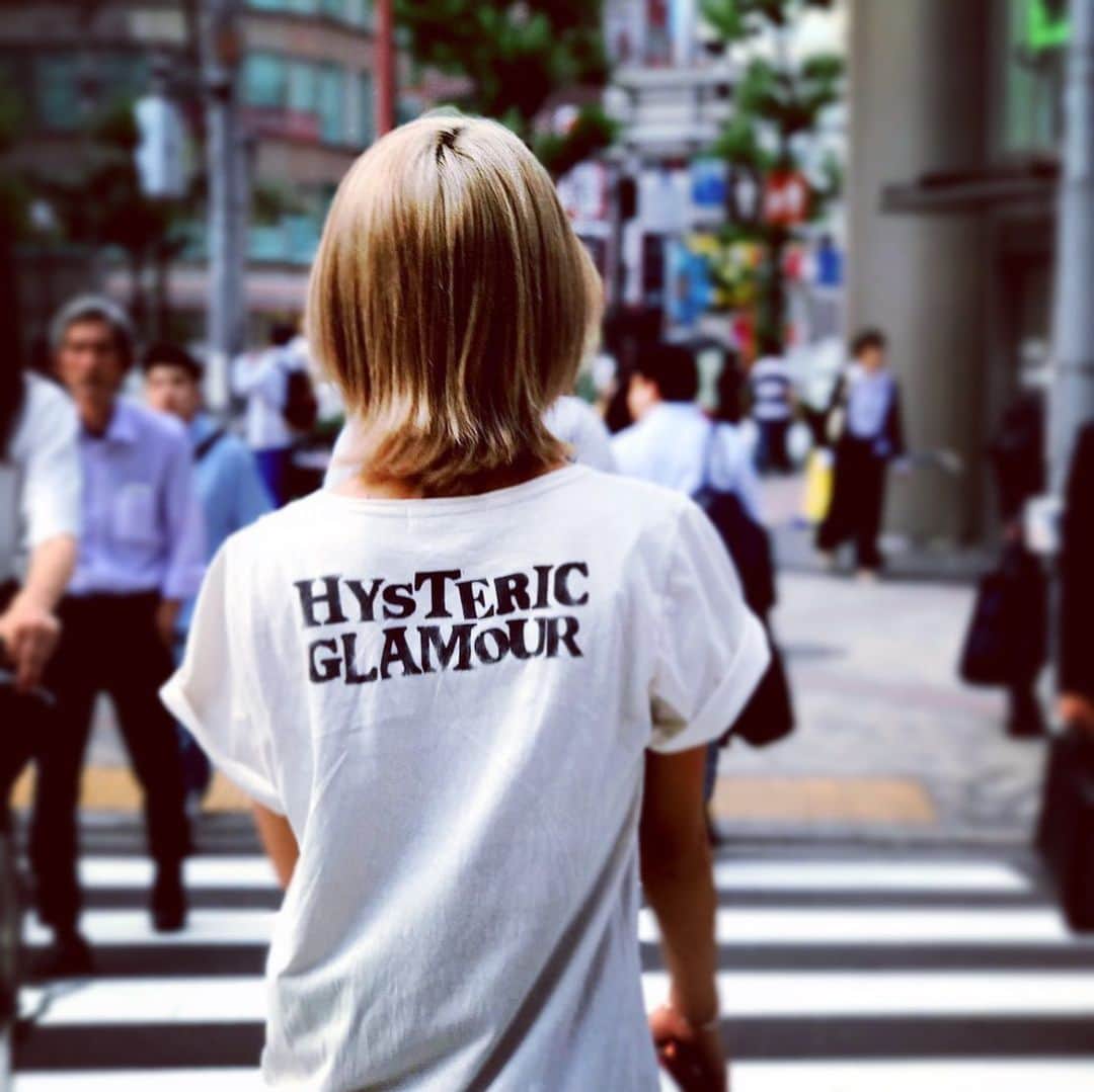 高橋由真さんのインスタグラム写真 - (高橋由真Instagram)「ショートにしたい欲。 . しないけど(´･З･`) . したいけど(´･З･`) . . . #3年前 #6月 #ショートヘア #伸びた」6月3日 16時41分 - yumachi1021