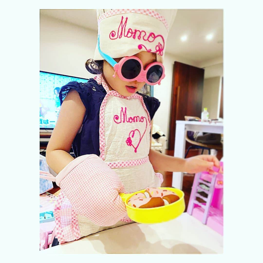 廣瀬規子のインスタグラム：「自由で良いと思う。 ・ 自由が良いと思う。 ・ ・ #3歳女の子 #貴女から学ぶことが沢山あります」