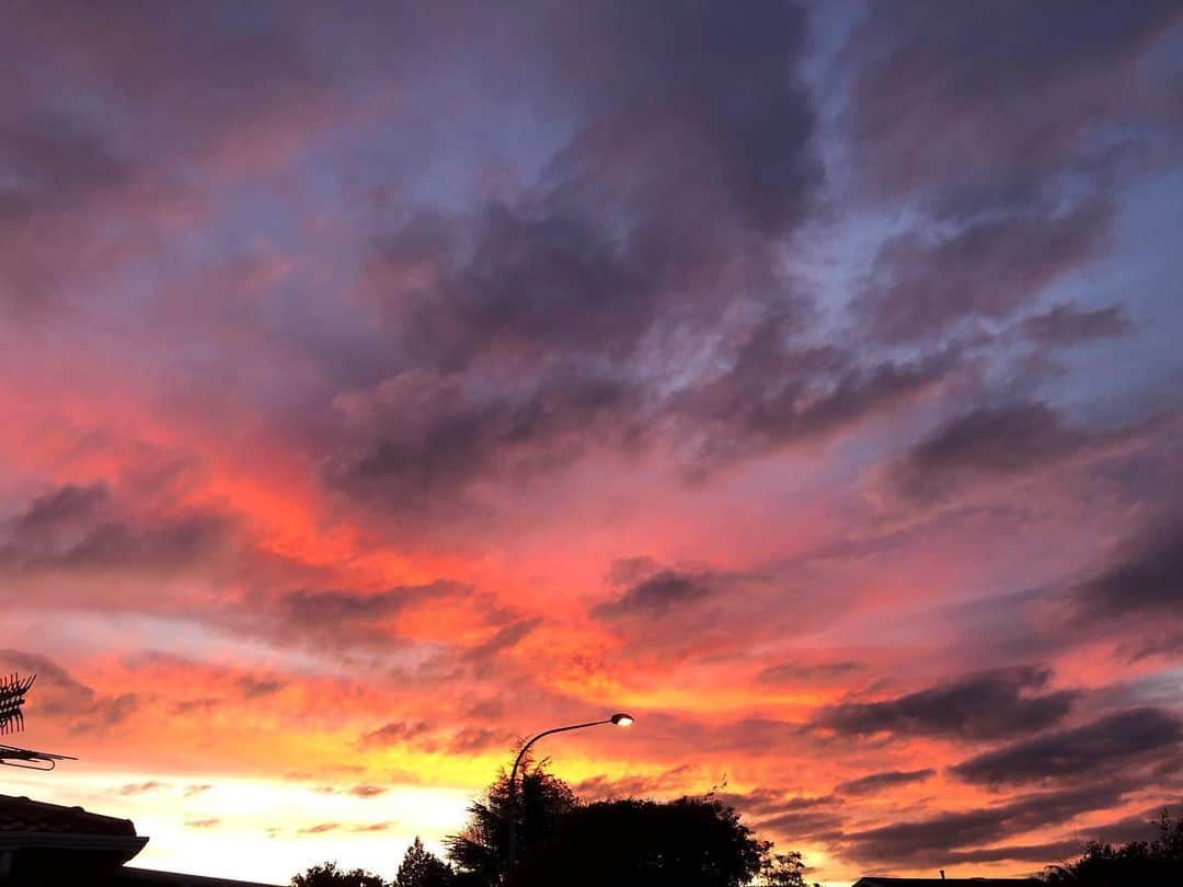 徳永千奈美さんのインスタグラム写真 - (徳永千奈美Instagram)「Lovely sunset, isn't it?  #newzealand  #nz #winter #sunset #sunsetlovers」6月3日 17時03分 - chinami.tokunaga