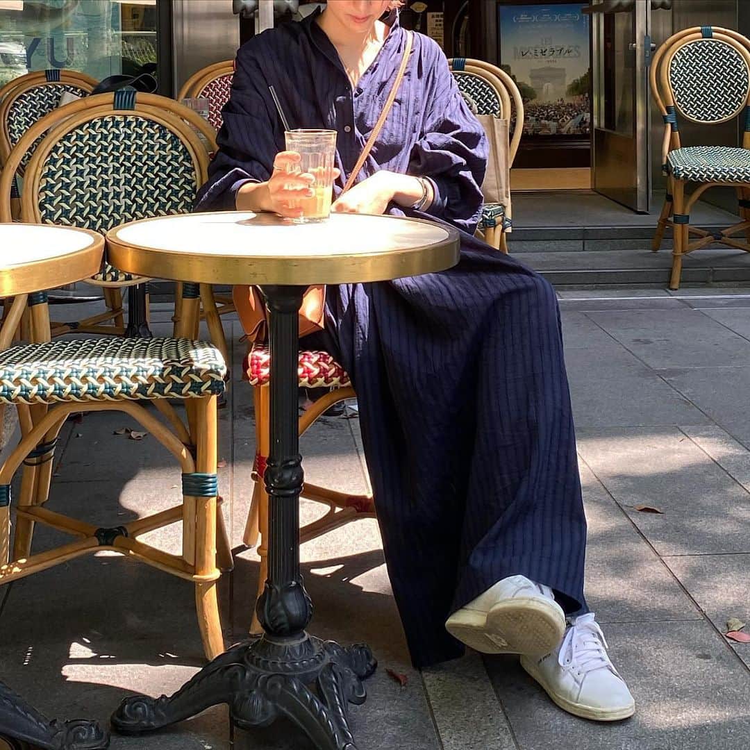 美生のインスタグラム：「先日の #outfit﻿ ﻿ ﻿ 今季イチお気に入りのワンピ♡﻿ 今日LIVEでご紹介したプリーツOPは﻿ ２番目に好きかも！﻿ またお写真載せさせてください♡﻿ ﻿ ﻿ さてさて猛ダッシュで﻿ 用事を済ませてケーキ買って﻿ 今夜は次女のバースデーのお祝い🎂💕﻿ ﻿ ﻿」