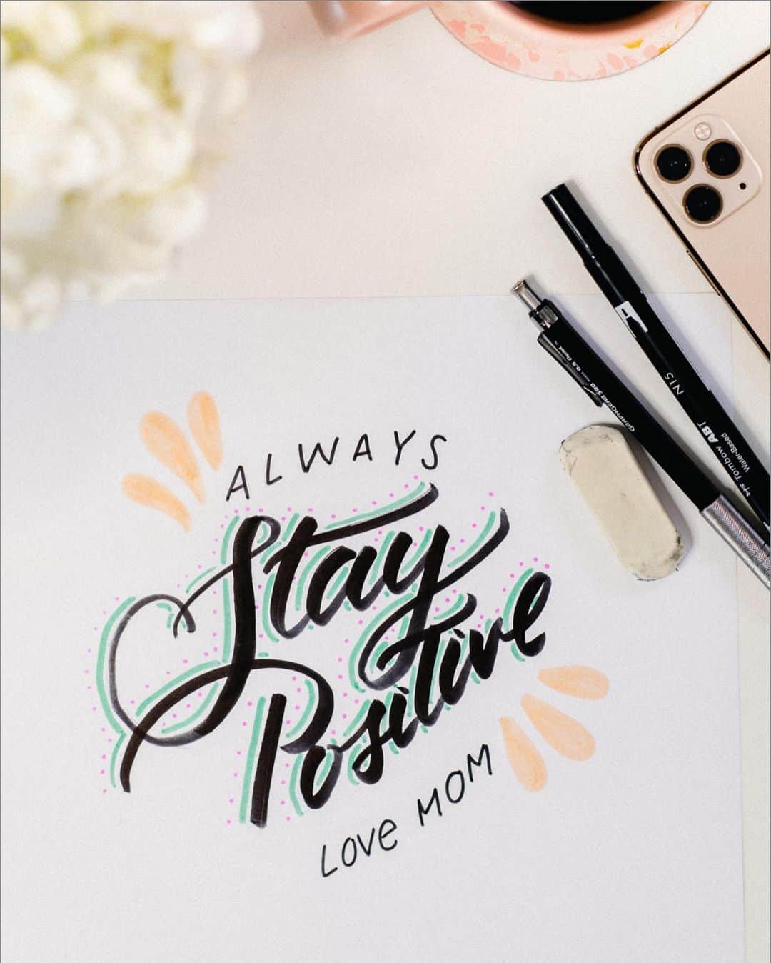 Airbnbさんのインスタグラム写真 - (AirbnbInstagram)「Thanks to all the moms who’ve raised us and taught us everything we know. And thanks to Detroit-based calligraphy artist and @airbnbexperiences host Nicole for hand-lettering this beautiful note. Her mom told her “Always stay positive.” As usual, mom knows best. ⁣ ⁣ You can learn the basics of brush lettering and modern calligraphy in Nicole’s Online Experience. She’ll help you practice strokes and develop your own style to spiff up any special message.」5月11日 2時15分 - airbnb