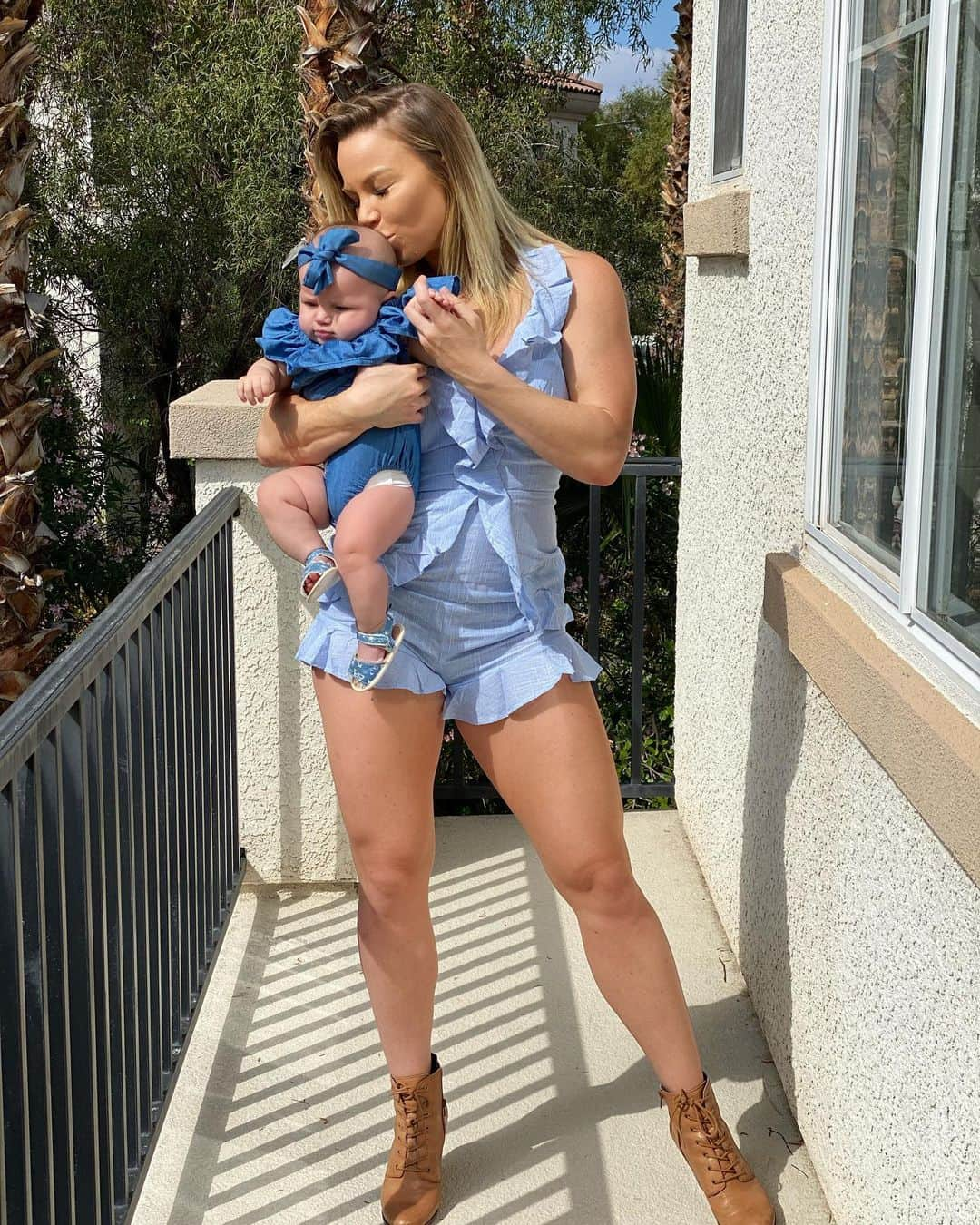 Lauren Drain Kaganさんのインスタグラム写真 - (Lauren Drain KaganInstagram)「HAPPY MOTHERS DAY! Pic 1 or 2 ? I couldn’t decide! Wow! It’s only been a little over 4 months with my sweet little angel baby and it has felt like a lifetime of love and happiness! Happy Mother’s Day to all the mamas and future mamas! What an incredible blessing to be filled with so much love, pride, happiness and laughter. So far this little girl has taught me patience, happiness in simple things, a new love for my body, a new love for life through her eyes and a respect for all the women who we are all proud to call our Mothers. I think back to a time when I didn’t know if I wanted kids and had too much anxiety that motherhood would only bring me stress, a ruined body, bills and zap me of my own identity and happiness but oh how I would love to tell my former self how WRONG I WAS! I simply cannot imagine my life without my daughter and without one of the greatest loves on earth with her. Thank you for making me your Mommy, sweet angel. Mommy loves you forever and I hope you feel my pride and love for you every day.  And thank you to Daddy @theiobot for the bouquet of flowers he picked from our yard along with the sweet card “written” from @ariaskyekagan 😘💕 My heart has never felt so full and life so complete until now. Wow I’ve turned into a super sappy cliche, now haven’t I? Going soft, losing my edginess but no regrets! Brb gonna go cry now. 😭🥰❤️❤️❤️」5月11日 2時11分 - laurendrainfit