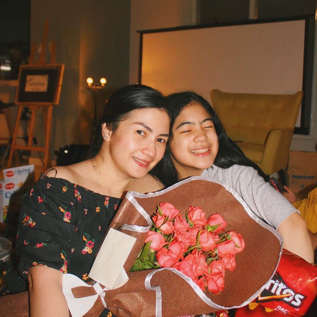 Niana Guerreroのインスタグラム：「mom i just wanna say thank you for the physical, emotional and spiritual support that you provide everyday i lovee youuuu bff foeva ❤️ happy mothers day!! and to everyone else, we wish you and ur fam a meaningful mothers day celebration 🥰 #mothersday #celebratetogether」