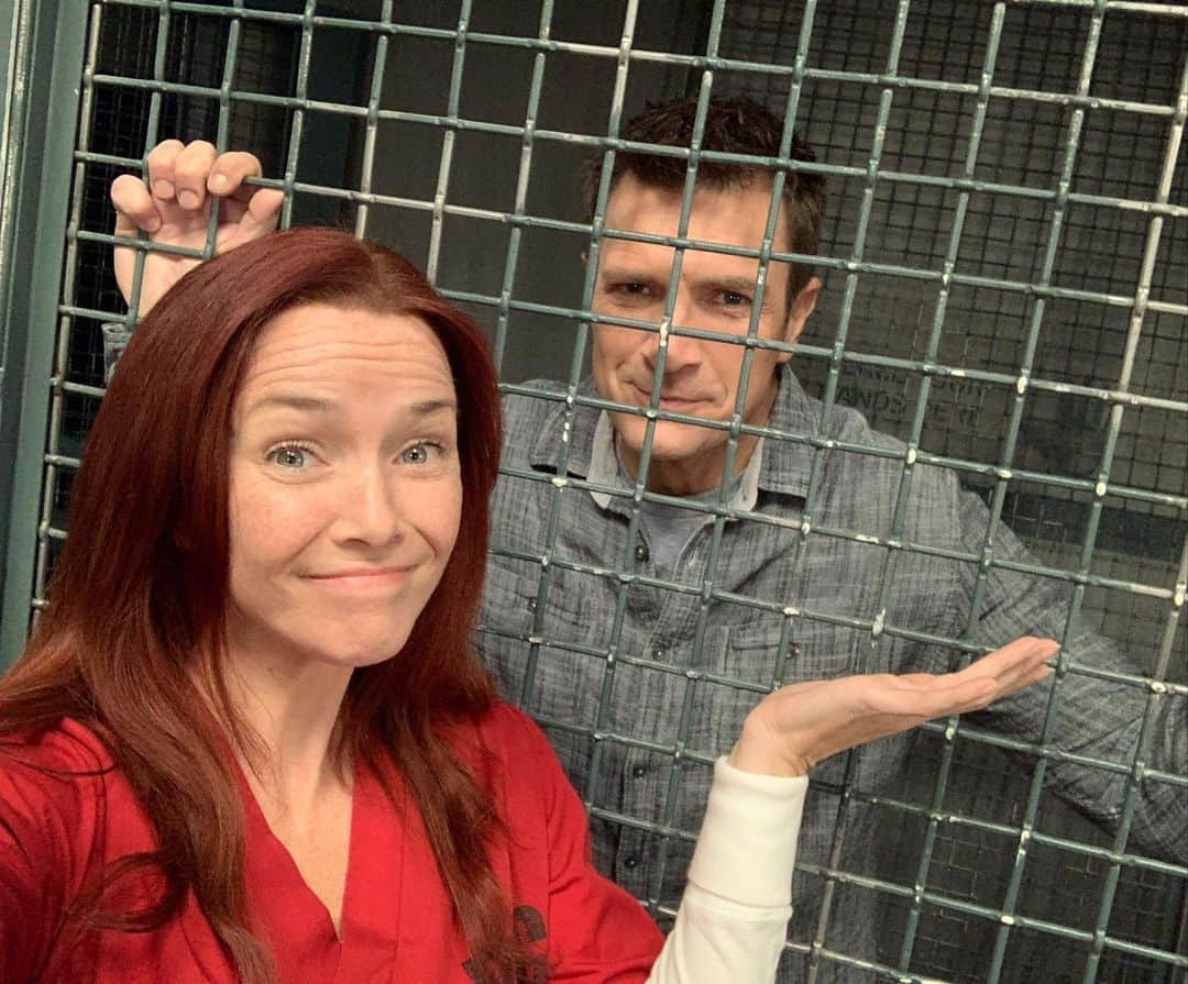 のインスタグラム：「Who is IN and who is OUT? 🔑 @nathanfillion 😈😘😈 Season finale of @therookieabc tonight on ABC! 10/9c」