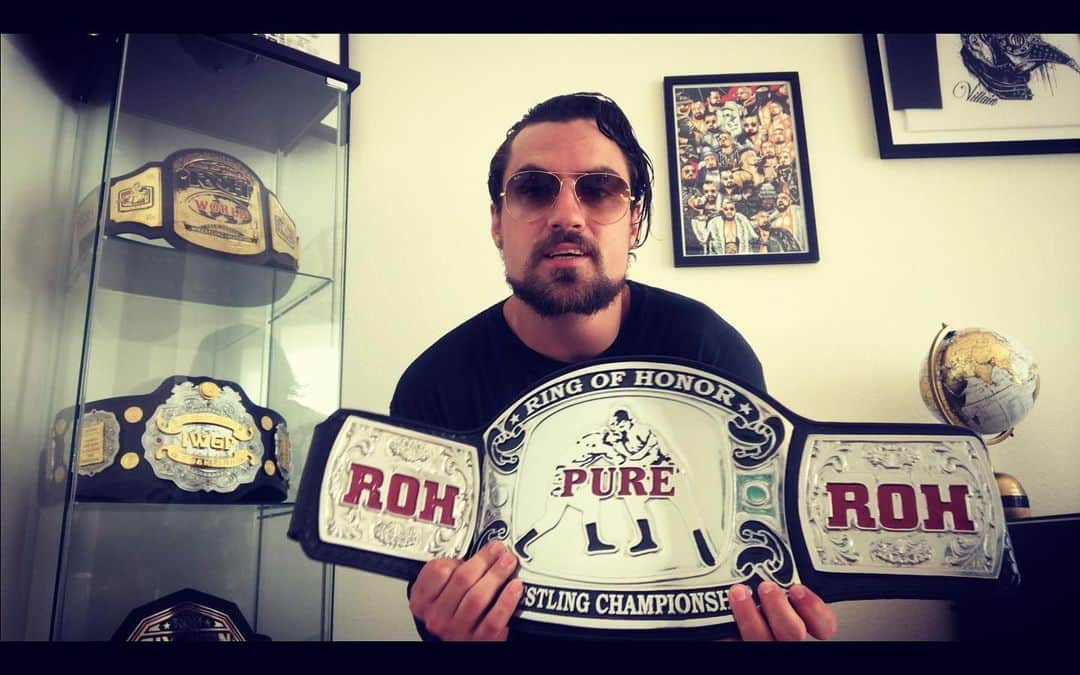 マーティ・スカルのインスタグラム：「New Unboxing video up now! Unboxing the ROH Pure Title. Link in bio. @ringofhonor  #villain ☔️」