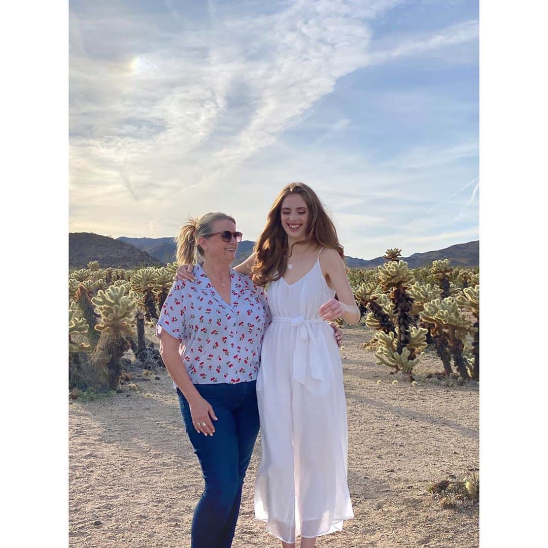 アシュリン・ピアースのインスタグラム：「“Behind all your stories is always your mother’s story, because hers is where yours began.” 💕  I am so blessed to have been chosen to be a part of your story, @lisarpearce! And I am so thankful that you are one of the biggest parts of mine. 💕 Thank you for teaching me how to be kind, silly, compassionate, empathetic, strong, and how to love unconditionally. You are a wonderful person and a wonderful mother, and I am so happy that you are my mama and best friend. We have been on so many incredible adventures and I feel so blessed to have such beautiful memories with you! I hope we have so many more! Happy Mother’s Day, I love you so much! 💕」