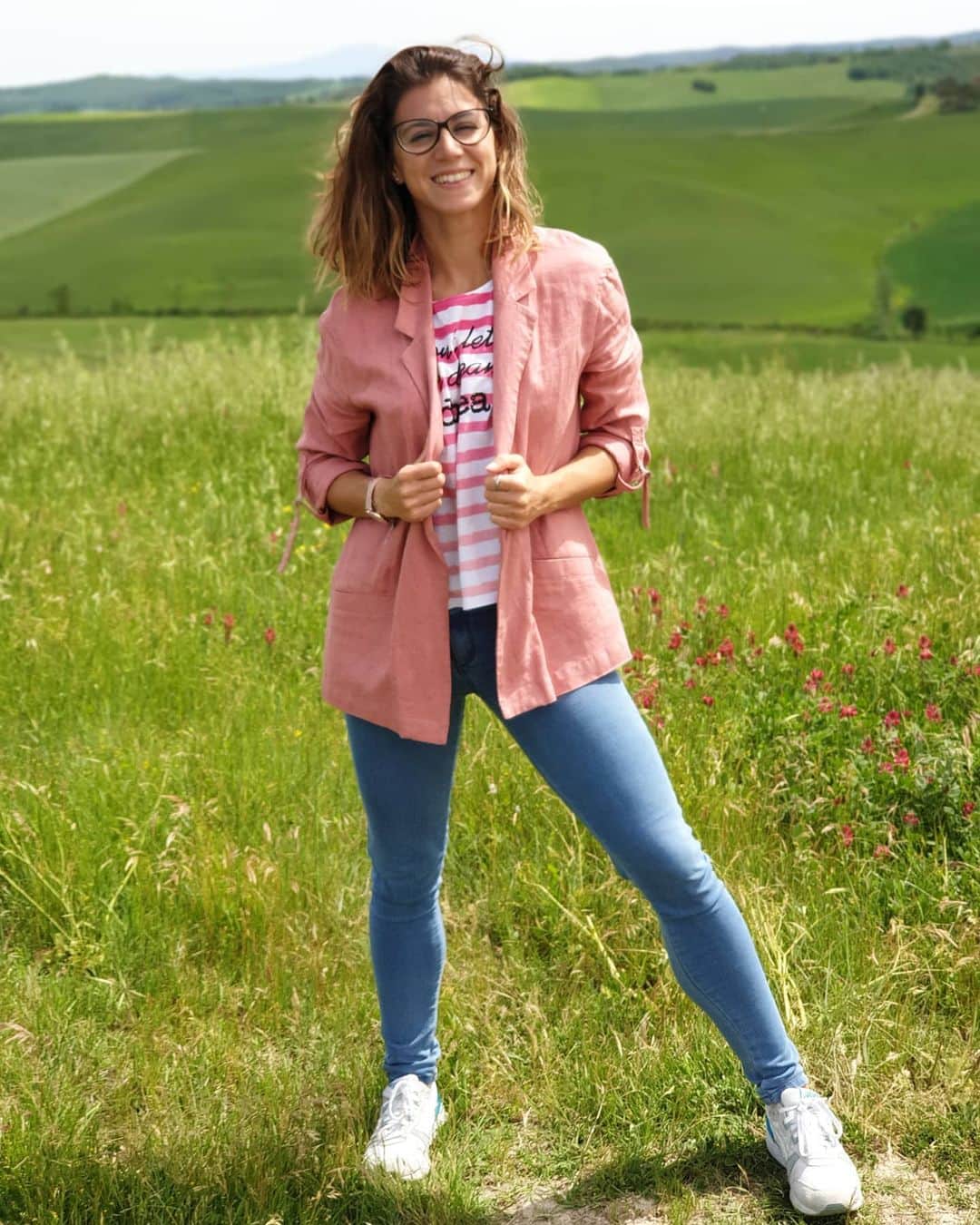 アイリーン・シラグサさんのインスタグラム写真 - (アイリーン・シラグサInstagram)「💟💟💟 ____________________________________ #sunnyday #sunday #out #happytimes #restday #pink #countryside #tuscany #smile」5月11日 1時36分 - irenesiragusa