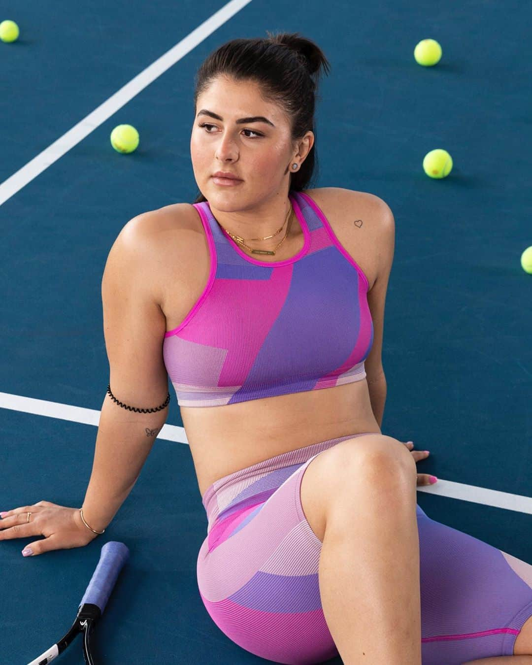 Nike Womenさんのインスタグラム写真 - (Nike WomenInstagram)「Meet tennis sensation @biancaandreescu_, who reminds us that it’s not just strength, but grace that helps us play the long game. Which, wow, new mantra 🙏❤️⁣ ⁣ Check our story to get to know Bianca (and her mom!) better in our latest ep of Quick Questions.」5月11日 2時00分 - nikewomen