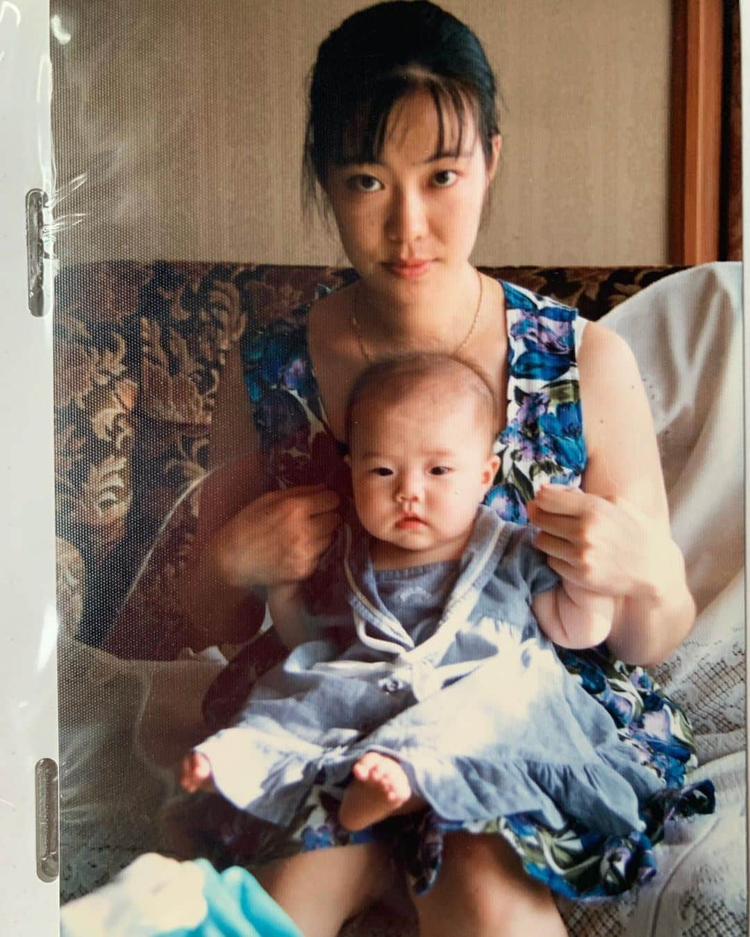 小田飛鳥さんのインスタグラム写真 - (小田飛鳥Instagram)「ママちゃん、いつもありがとう 性格が似てるから、お互いの嫌な所が目について喧嘩ばかりだったけど、 最近は一番の女友達って感じです♡ こうやって見るとやっぱり似てて、母の子なんだなぁと嬉しくなります。 これからいっぱい孝行します！！💐 #母の日」5月10日 17時11分 - asuka_oda_0320