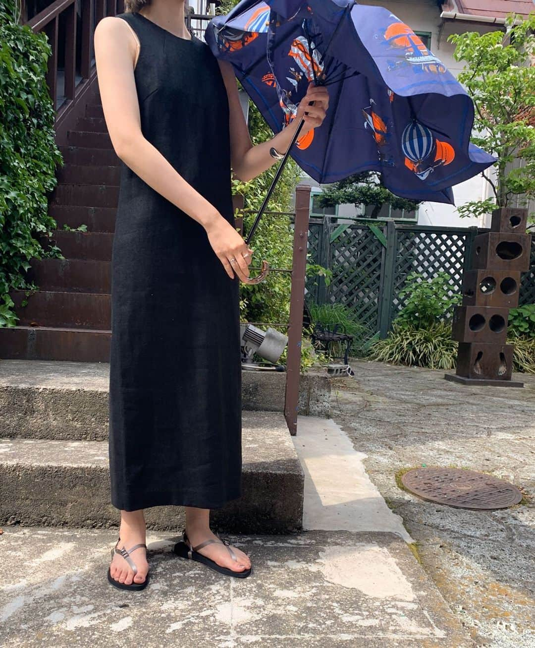 【ANN DE ARKさんのインスタグラム写真 - (【ANN DE ARKInstagram)「《 manipuri 》﻿ ＜Umbrella(FOLDING)＞-carnival- / 折りたたみ傘﻿ 15,400円（税込）﻿ ﻿ 気球をモチーフに繊細なタッチと幻想的な色使いで描かれた、遊び心がありつつも落ち着きのあるデザインです。紫外線対策としてもお使い頂ける、晴雨兼用の折り畳み傘。﻿ 定番かつ人気のあるデザインなので、プレゼントとしてもオススメです💐﻿ ﻿ ﻿ ﻿ 《Ronherman》﻿ リネンキャンバスOP(ワンピース)﻿ 40,700円 （税込） ﻿ ﻿ ﻿ 《BEAUTIFUL SHOES》 ﻿ BAREFOOT SANDALS (THICK SOLE)﻿ ￥18,150（税込）(着用カラー：グレー）﻿ ﻿ ﻿ ﻿モデル身長：158センチ 商品に関しましては、お気軽にコメントや店舗までお問い合わせください。﻿ ⬇︎⬇︎⬇︎﻿ @ann_de_ark ﻿ #fashion #栃木 #宇都宮 #ショップ  #arknets #anndeark #manipuri #Ron Herman #beautifulshoes #マニプリ #ロンハーマン #ビューティフルシューズ」5月10日 17時44分 - ann_de_ark