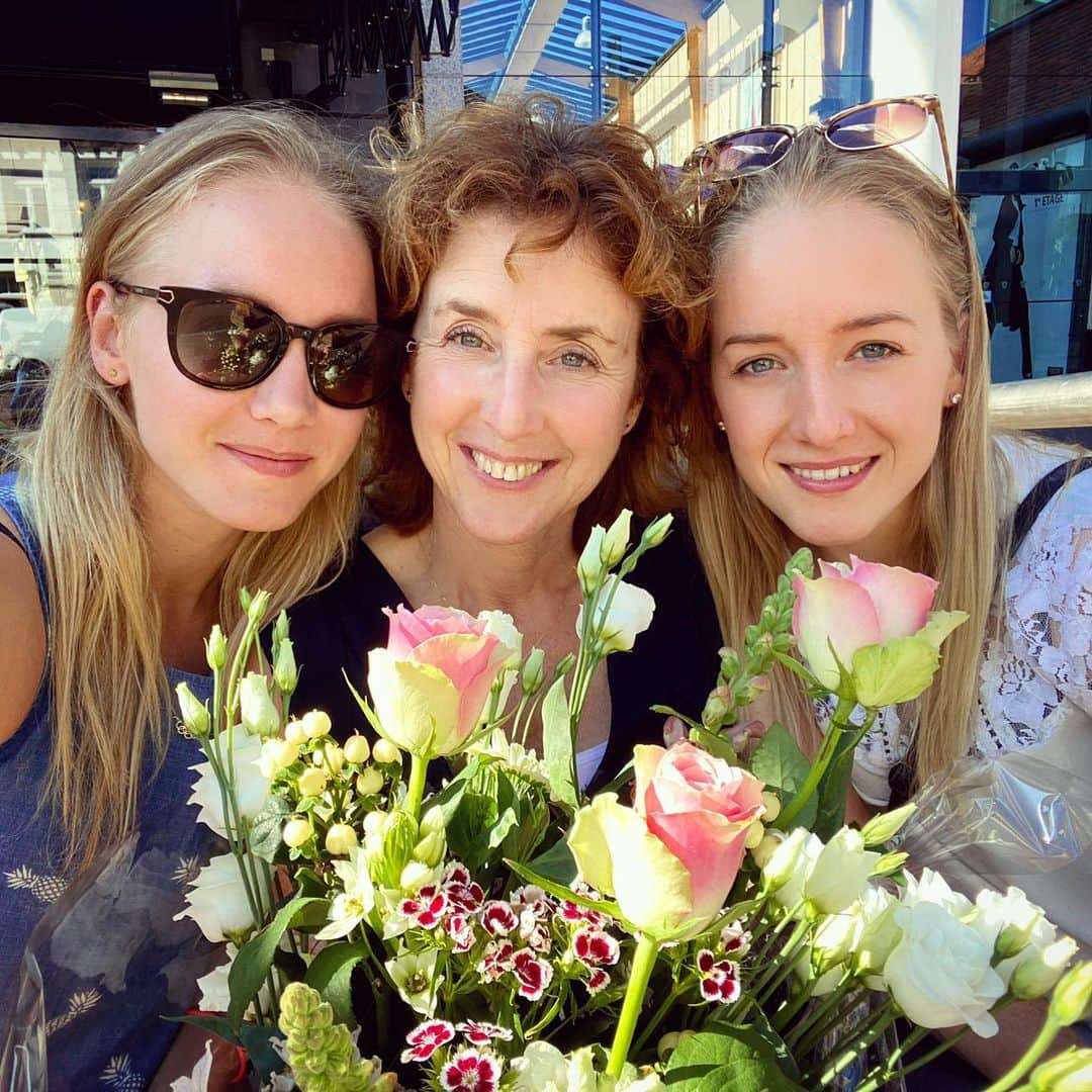 リーケ・ウェイファースのインスタグラム：「love you mom ♡ can't thank you enough for everything you are and everything you do for us! thanks to all mothers in the world, who always give their best,  to give us joy, to protect us, to believe in us,  to support and to give love no one else can so we are confident and courageous enough to stand for who we are and go for the dreams we have✨ and in times that nothing works out and we are in pain, to feel the trust that they're always there no matter what..♡ thanks mom for all the love and lessons you shared to become the women we are today 💕」