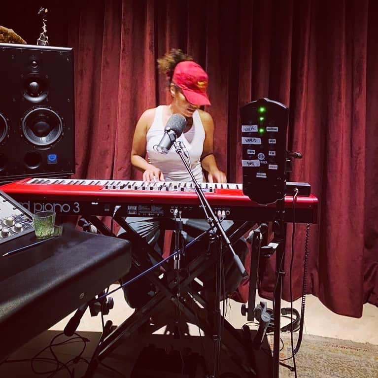 Emeli Sandéのインスタグラム：「Vocal Verb Beat 🎬」