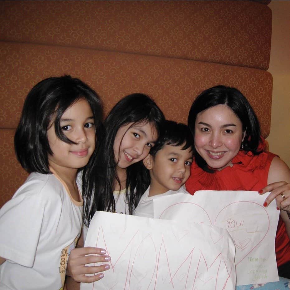 ジュリア バレットのインスタグラム：「I love you so much mommy 😩 I will celebrate you for the rest of my life.」
