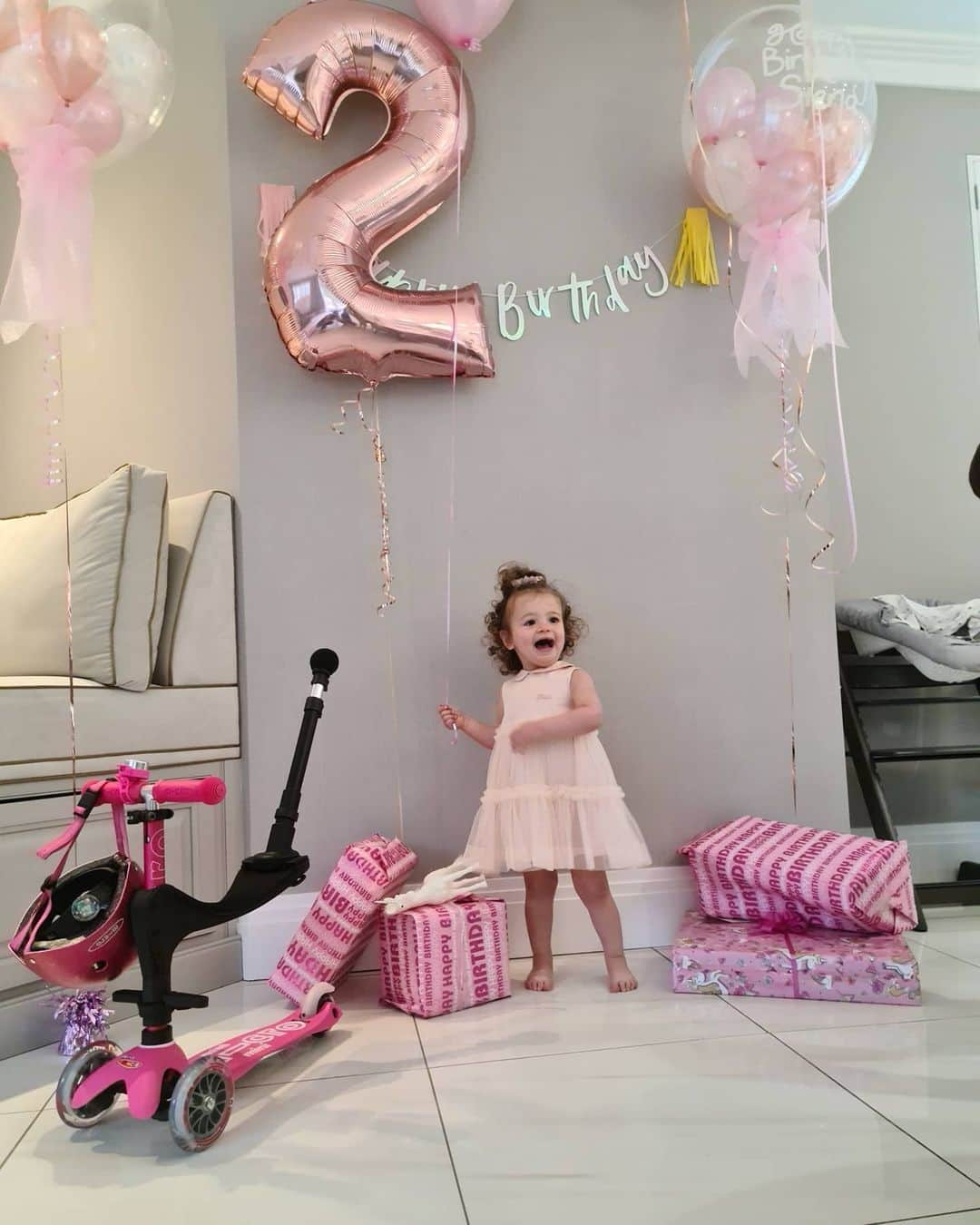 ジャック・ウィルシャーさんのインスタグラム写真 - (ジャック・ウィルシャーInstagram)「Happy Birthday baby girl...Love you loads 💗  @andriani_wilshere let the terrible two's begin 😔🤣❤」5月10日 18時35分 - jackwilshere