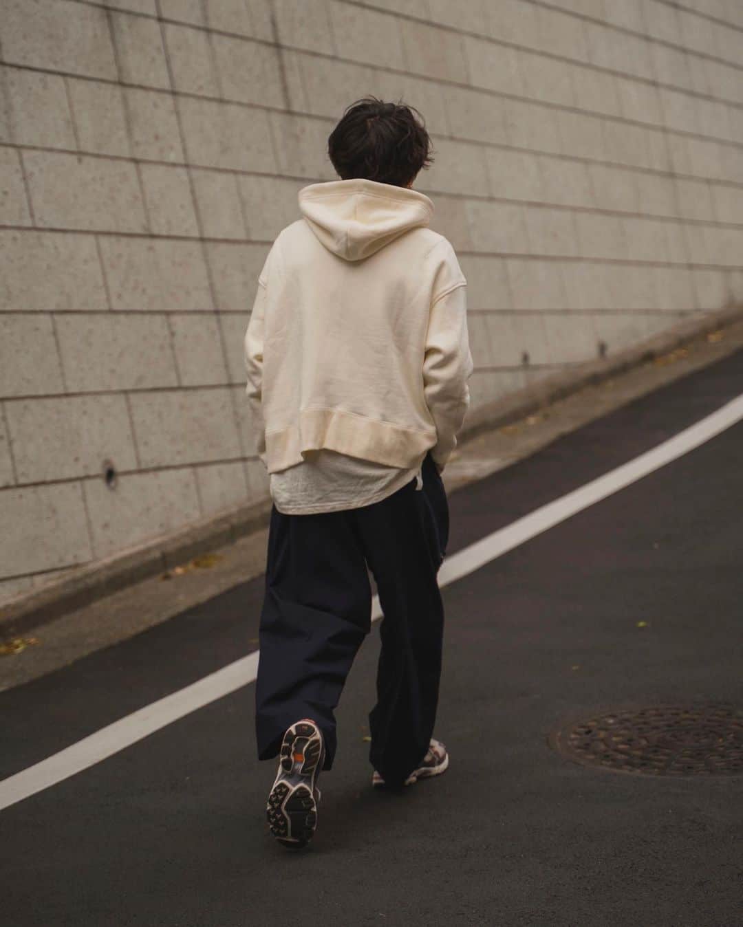 Ryoさんのインスタグラム写真 - (RyoInstagram)「ㅤㅤㅤㅤㅤㅤㅤㅤㅤㅤㅤㅤㅤ @studionicholson made in japan collectionの購入方法について今日は、youtube投稿したのでよかったら見てください☺️ 意外と簡単に買えます🙌 ㅤㅤㅤㅤㅤㅤㅤㅤㅤㅤㅤㅤㅤ hoodie:#studionicholson pants:#rams shoes:#mizuno」5月10日 18時38分 - ryo__takashima
