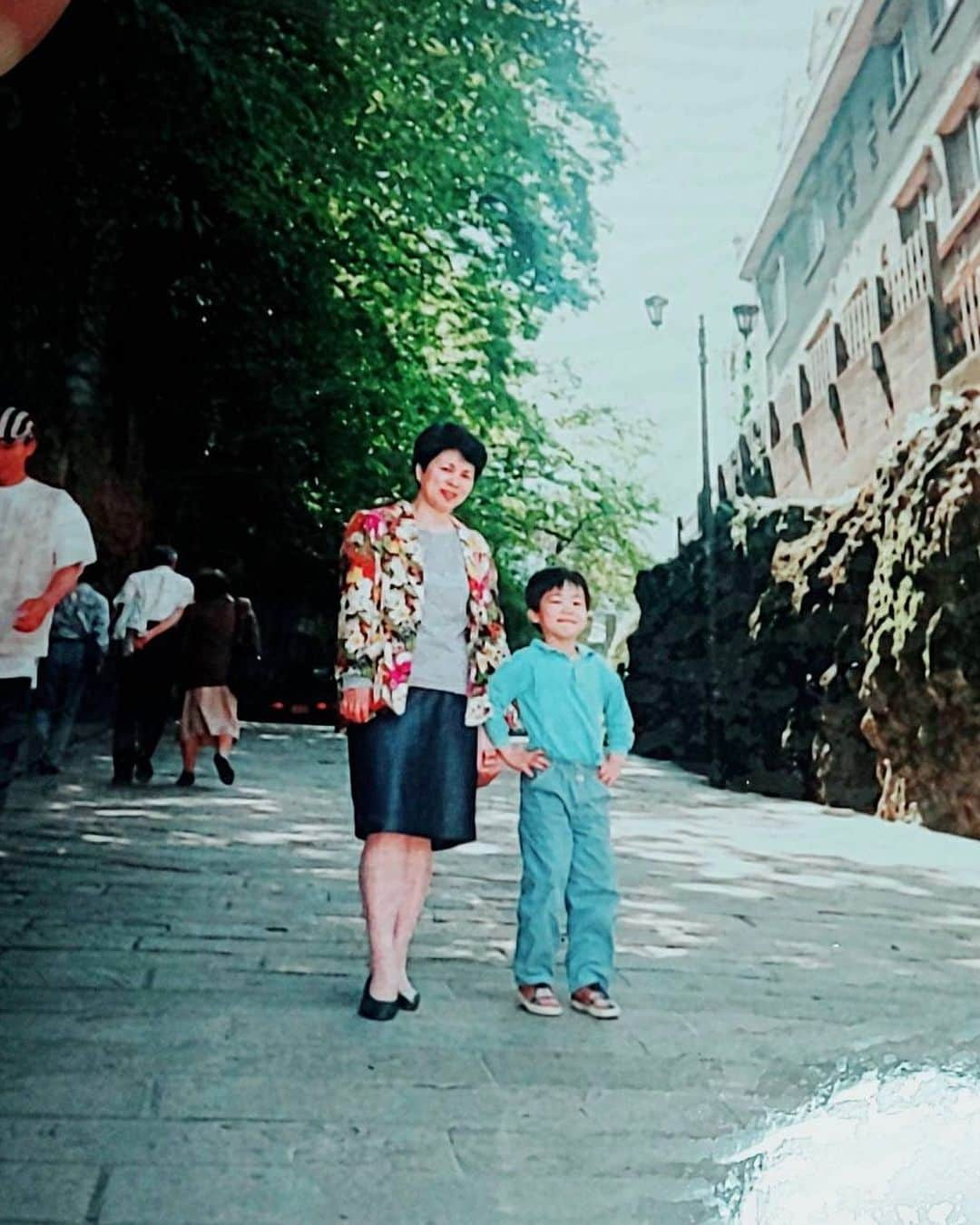 吉田麻也さんのインスタグラム写真 - (吉田麻也Instagram)「Buona #festadellamamma  Happy #mothersday  #母の日」5月10日 18時47分 - mayayoshida22