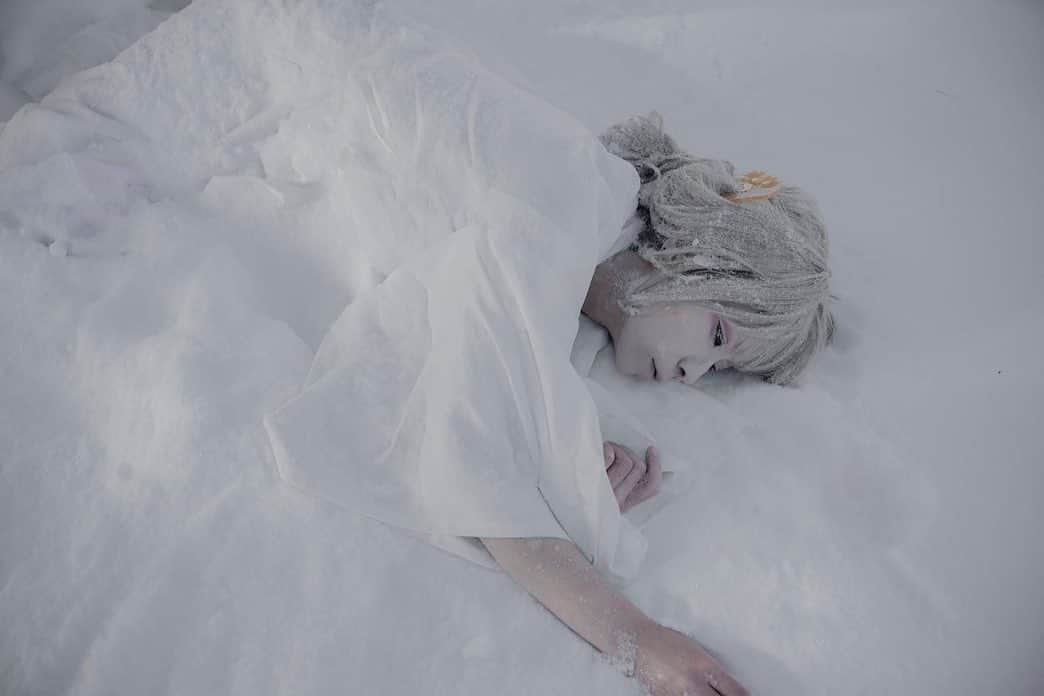 松すみれさんのインスタグラム写真 - (松すみれInstagram)「﻿ ﻿ － Melt into Snow.－﻿ アザーカット：If nobody's going to help me.﻿ 誰も助けてはくれない﻿ ﻿ ﻿ photo by：YAS. ﻿ model：@omatsudayo ﻿ Location：Hokkaido, Japan﻿ ﻿ ﻿ #札幌モデル #被写体 ﻿ #闇月同盟 #雪国 ﻿ #PortraitPage ﻿ #dark_moon_alliance ﻿ #rox_captures ﻿ #splus_cameraclub ﻿ #gallery_of_dark_arts ﻿ #emotional_dark_pictures ﻿ #souls_hunters ﻿ #dark_infinity ﻿ #solv_whispers ﻿ #infinity_visual ﻿ #fotodome ﻿ #moody_captures ﻿ #thedarkpr0ject #darkbeauty﻿ #theportraitpr0ject ﻿ #hauntinghumans ﻿ #sombresociety ﻿ #infinity_undercore ﻿ #KavansPhotoForge ﻿ #pr0ject_soul #sombrebeings ﻿ #pr0ject_uno #pr0ject_soul ﻿ #themysterypr0ject ﻿ #fineartphotography ﻿ #fancygoth_edit」5月10日 19時20分 - omatsudayo