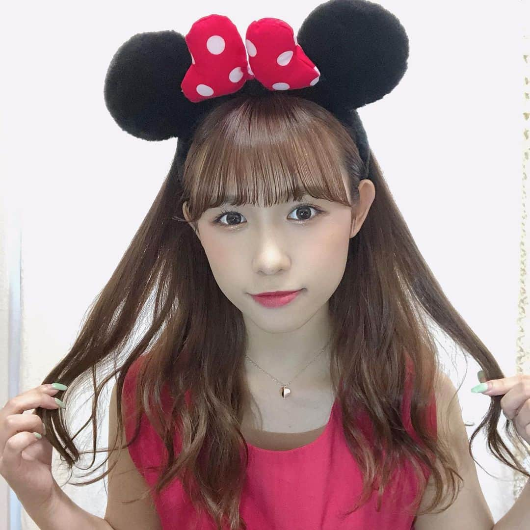 山本瑠香さんのインスタグラム写真 - (山本瑠香Instagram)「おうちディズニー 🐭🎀 . すみません 赤いワンピース着ただけの 簡単ミニーコーデです💭笑笑 . . #disney #stayhome #おうち時間 #おうちディズニー #ミニーコーデ」5月10日 19時31分 - ruka_1010_team8