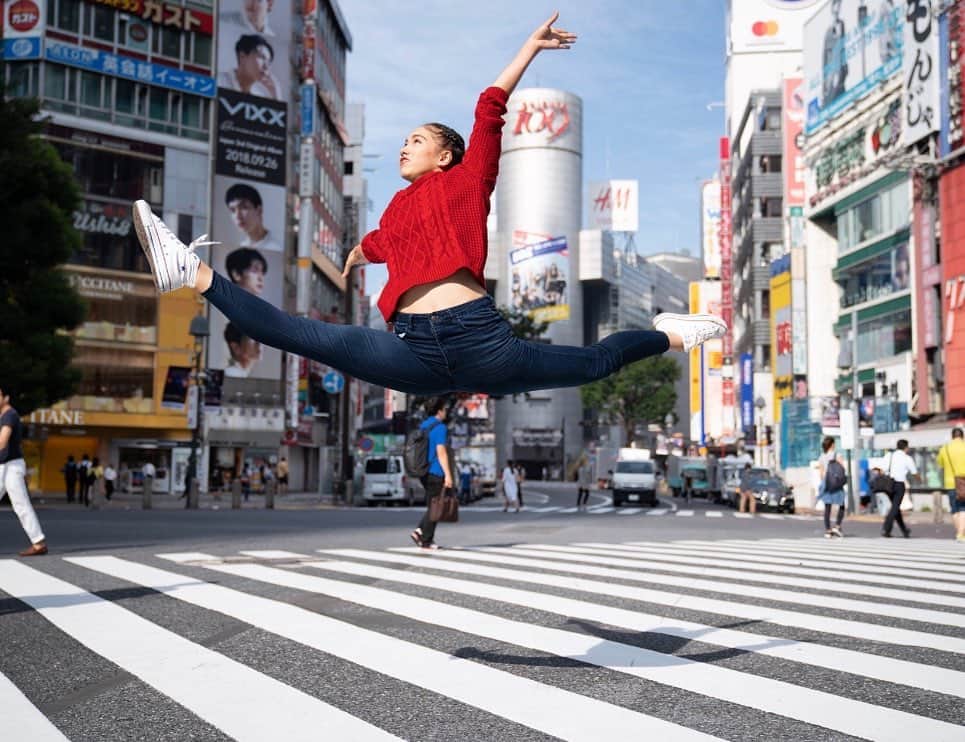 ベネット・マヤのインスタグラム：「What I will be doing when Corona Virus is over 😂🧚🏼‍♀️ #leap #shibuya #gymnastics #rg #action #dance #photography #tokyo」