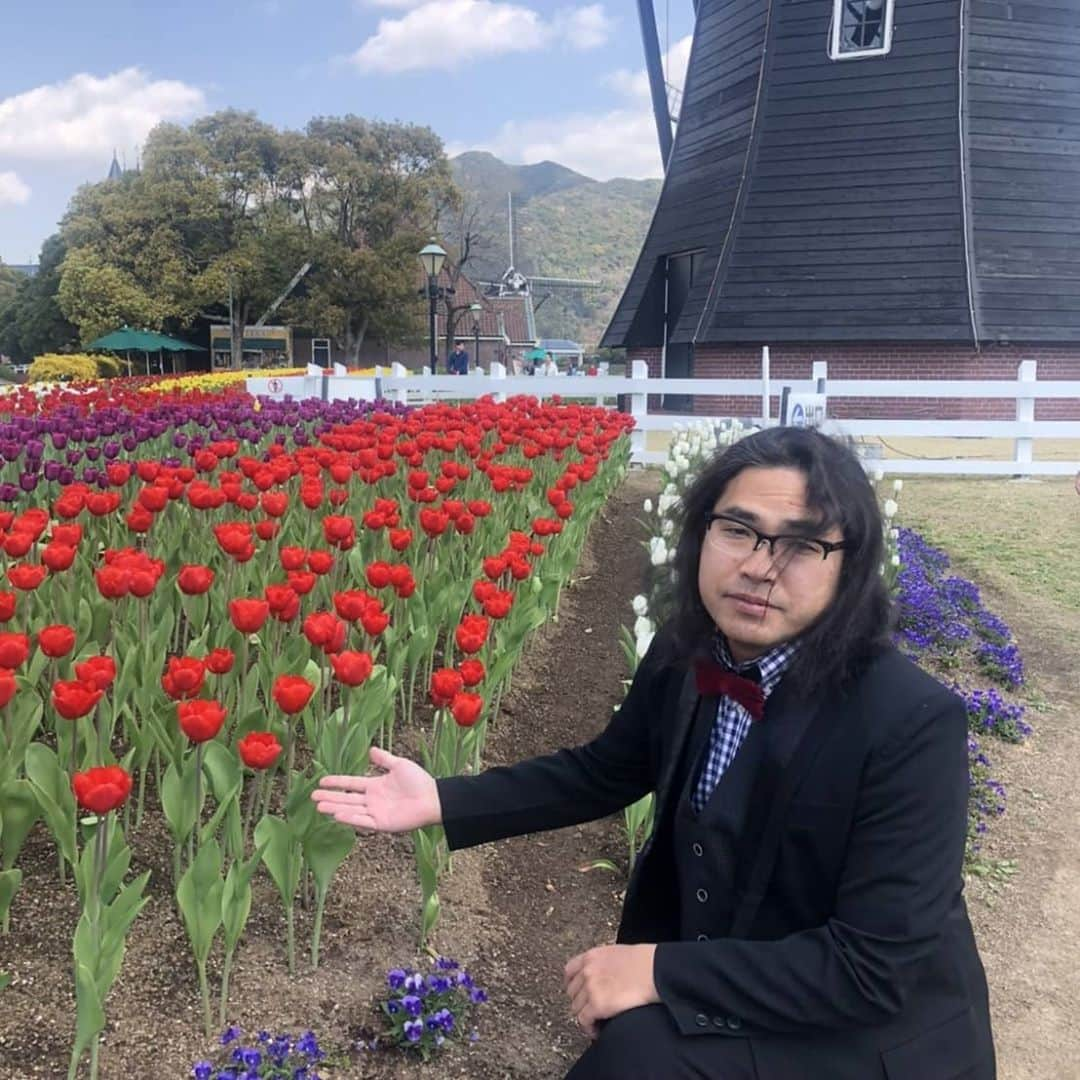 中岡創一さんのインスタグラム写真 - (中岡創一Instagram)「家でゆっくり中岡どうぞ～  本日イッテQ！ ロッチ中岡Qtube 今回は日本の九州です。  とにかくな～んにも考えずに 笑ってやって下さい！  母の日ですね お母さん笑ってくれるかなぁ？  #ゆっくりしてるのに中岡が映ると犬が吠える #リビングがオシャレやのに中岡で台無し #中岡で笑える人は優しさの塊 #中岡のせいで母の日のムード台無し #母の日だけじゃなく毎日母に感謝しろ #中岡を迎え入れてくれた九州に感謝しろ #でもせっかくやから #沢山笑ってもらいたいな #笑ってもらえ」5月10日 19時51分 - lottinakaoka