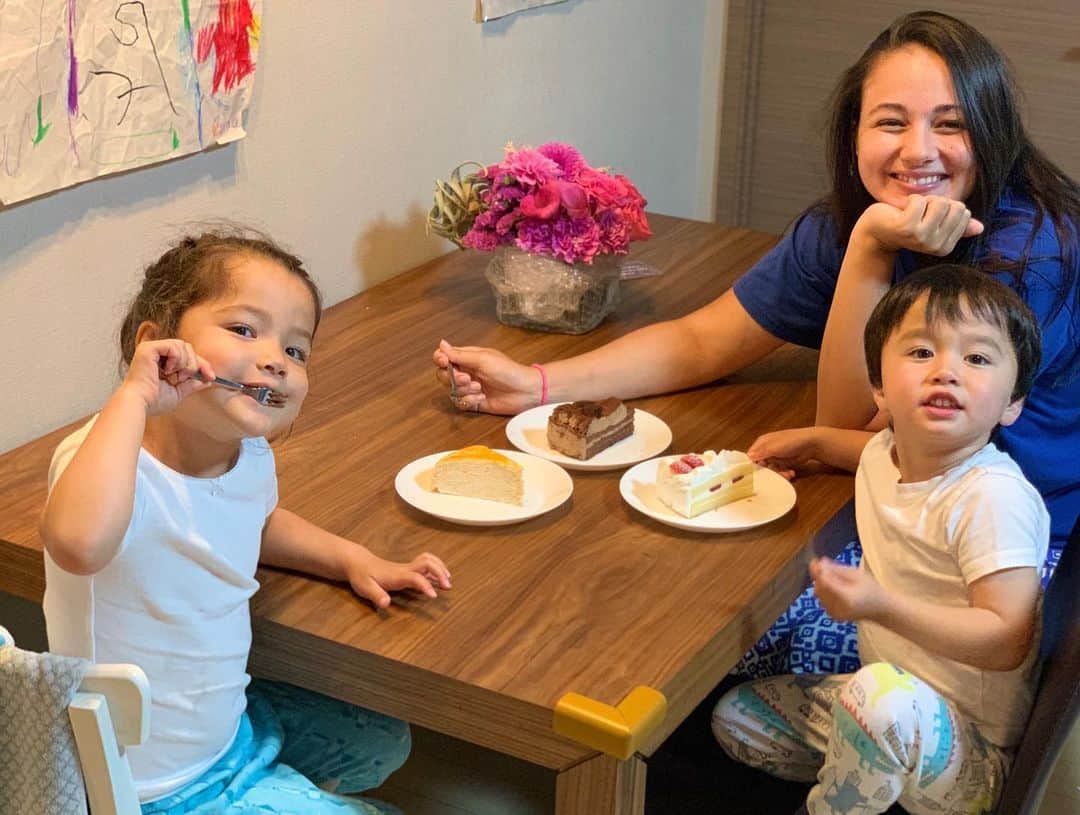 エリナ シルカのインスタグラム：「Happy Mother’s Day 💓」
