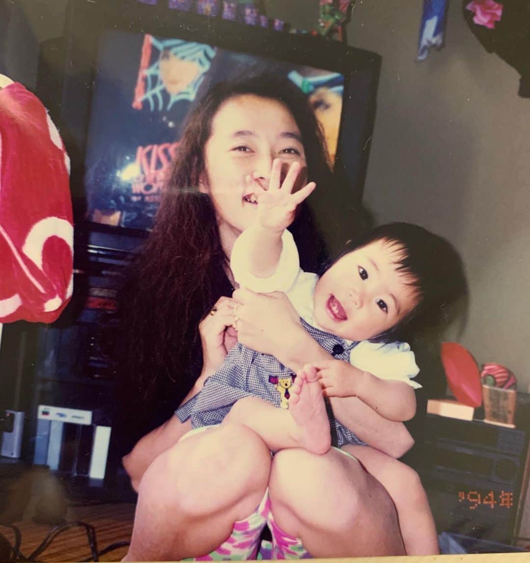 近野莉菜のインスタグラム：「Happy Mother’s Day❤️ ママいつもありがとう🥰 #母の日 🌹」