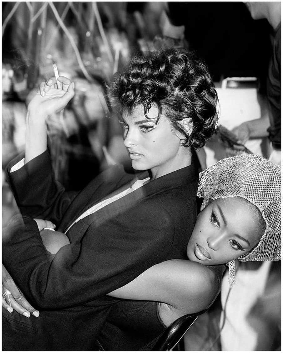 ナオミ・キャンベルさんのインスタグラム写真 - (ナオミ・キャンベルInstagram)「Happy Birthday Elos @lindaevangelista wishing you most amazing year ahead and sending you my love to you on this special day... you are a mother to us all from the day I met you till this very day, loyal  and supportive on every level. Thats what we do, we hold each other up, I love you. Blessed  to call you my chosen family!! #34 years and counting  #legend ♥️♥️♥️♥️🎂🎂🎂🎂😘😘😘🥰🥰🥰」5月11日 2時20分 - naomi