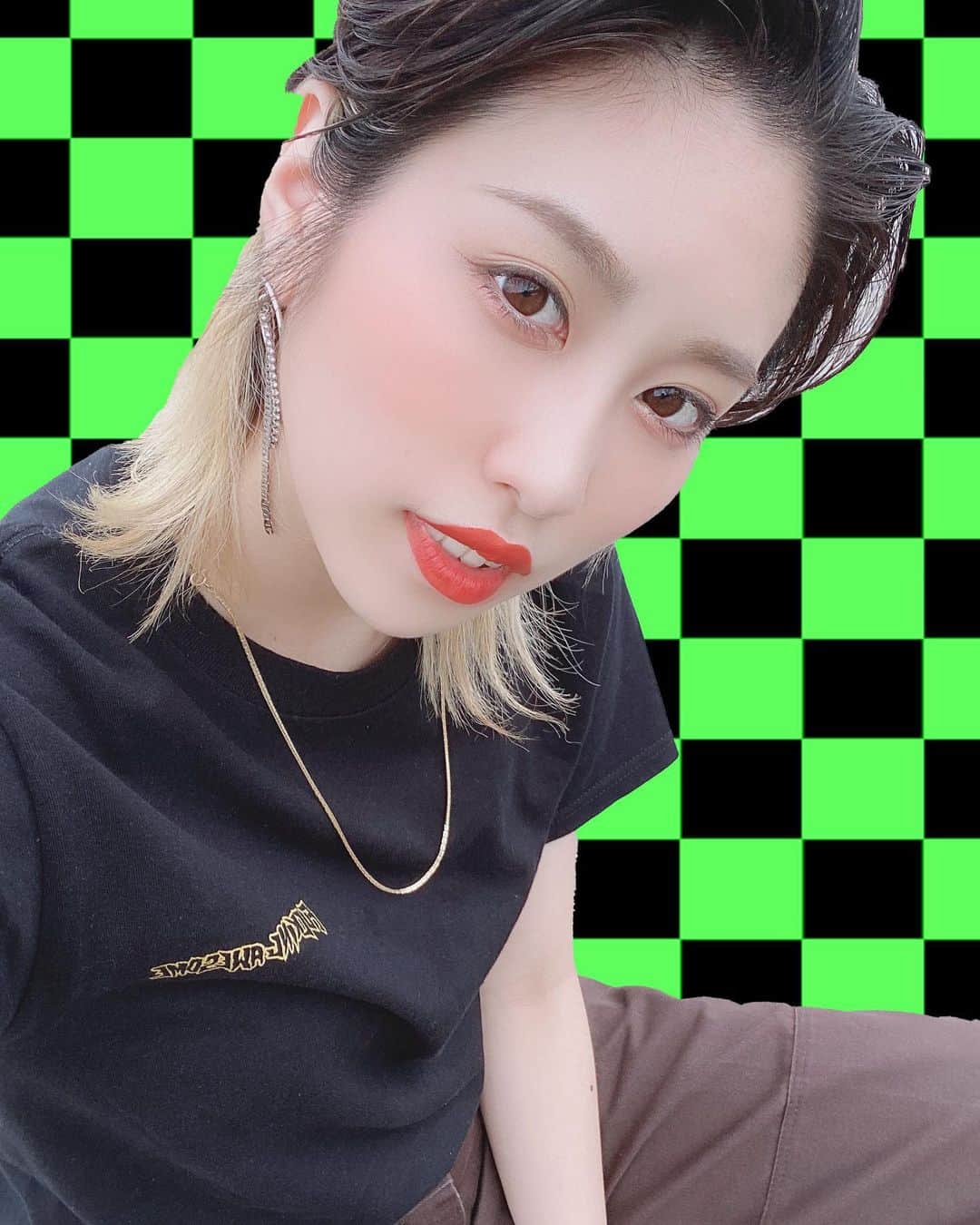 中川紗良（おさら）のインスタグラム：「髪の毛結ばないとライオンみたいになるので﻿ 最近はハーフアップ🦁﻿ ﻿ ﻿ ﻿ 早く髪のびろ〜」