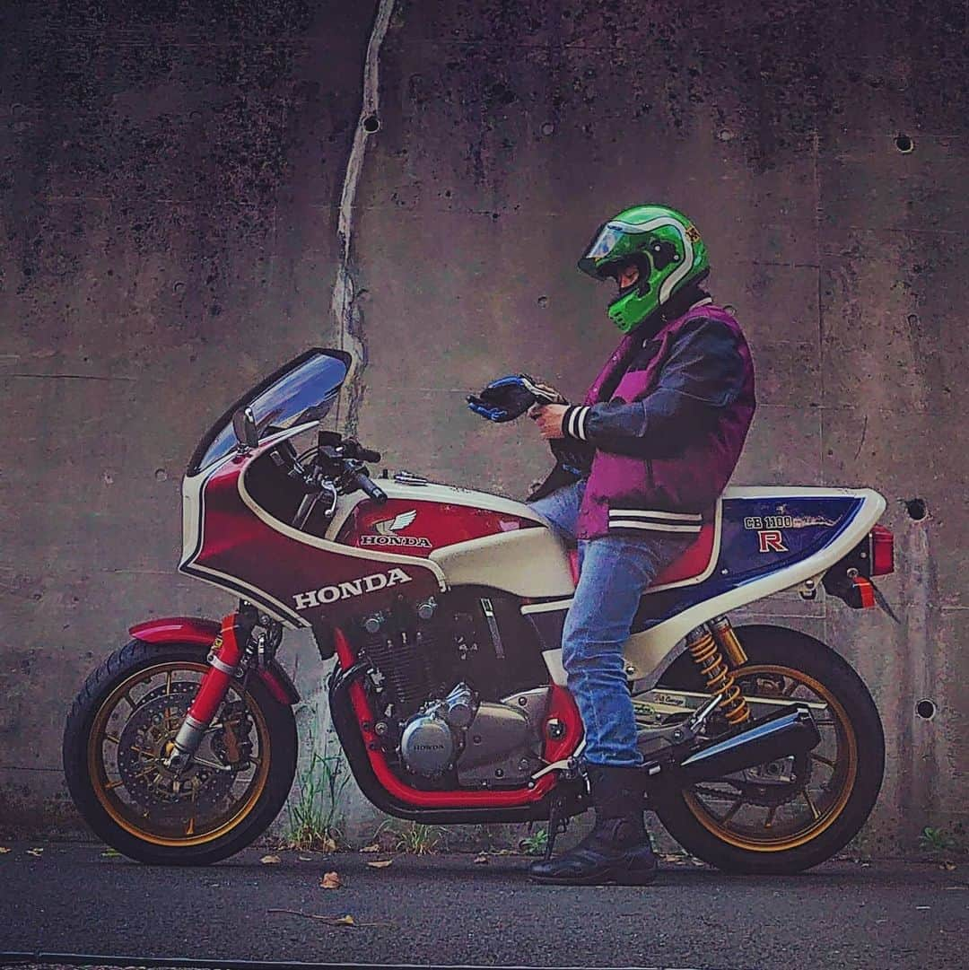 レイザーラモンRGさんのインスタグラム写真 - (レイザーラモンRGInstagram)「RGツーリングクラブメンバーでバイク大喜利やりました！プロフィール欄からどうぞ！#CB1100typeR  #CB1100R #rapideneo」5月10日 20時55分 - rgrazorramon