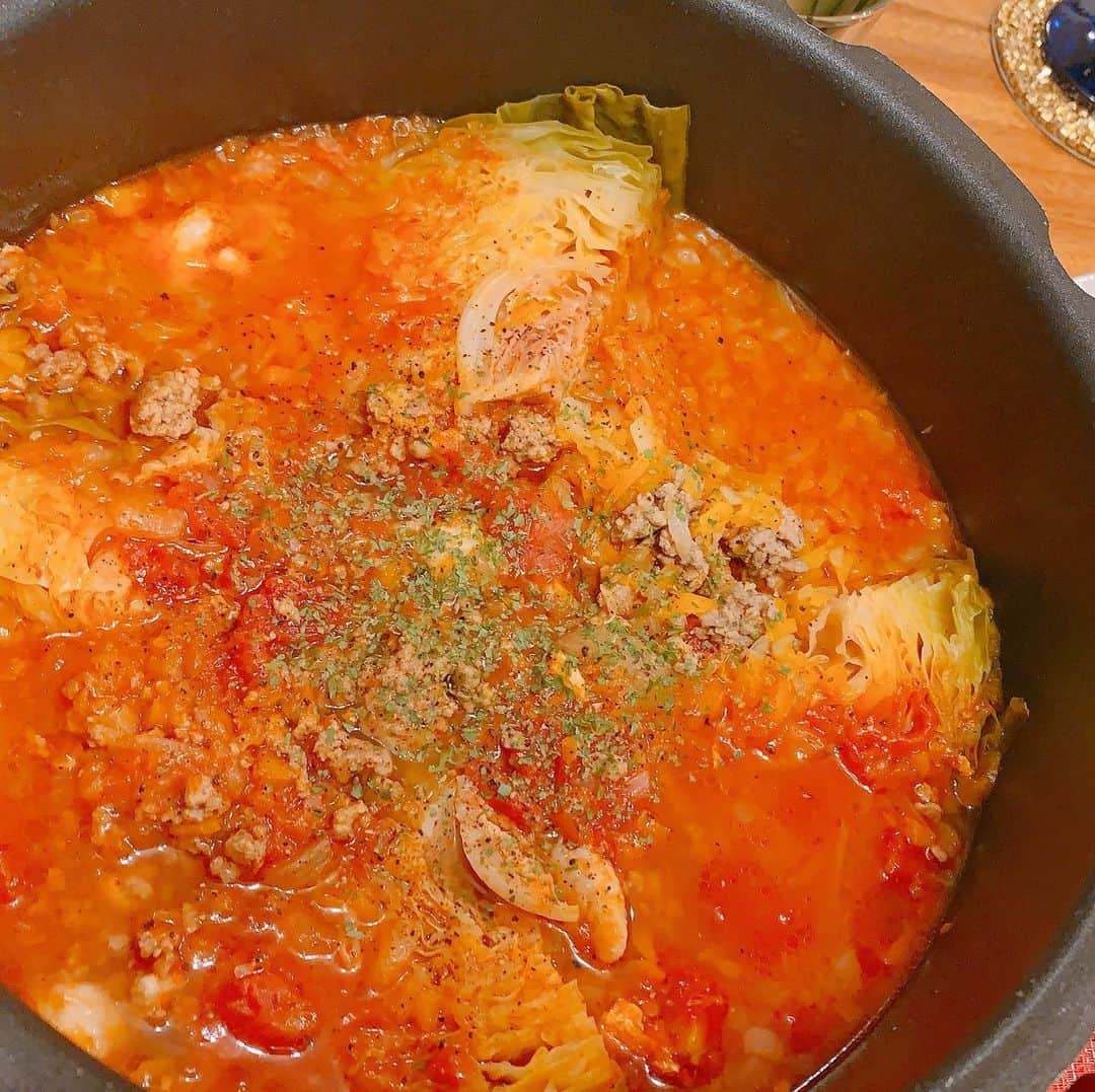 金子貴俊さんのインスタグラム写真 - (金子貴俊Instagram)「母の日ディナーを作りました。 妻に感謝の気持ちを込めて！ ある物で少しでも美味しくを心がけて、なんとか上手くできたかな(^^) #金子貴俊#takatoshikaneko#たかパパごはん#料理#料理男子#パパごはん#cooking #金子家ごはん#鶏ムネ肉のコンフィ #丸ごとキャベツ#ポテトグラタン#低温調理」5月10日 21時19分 - takatoshi_kaneko