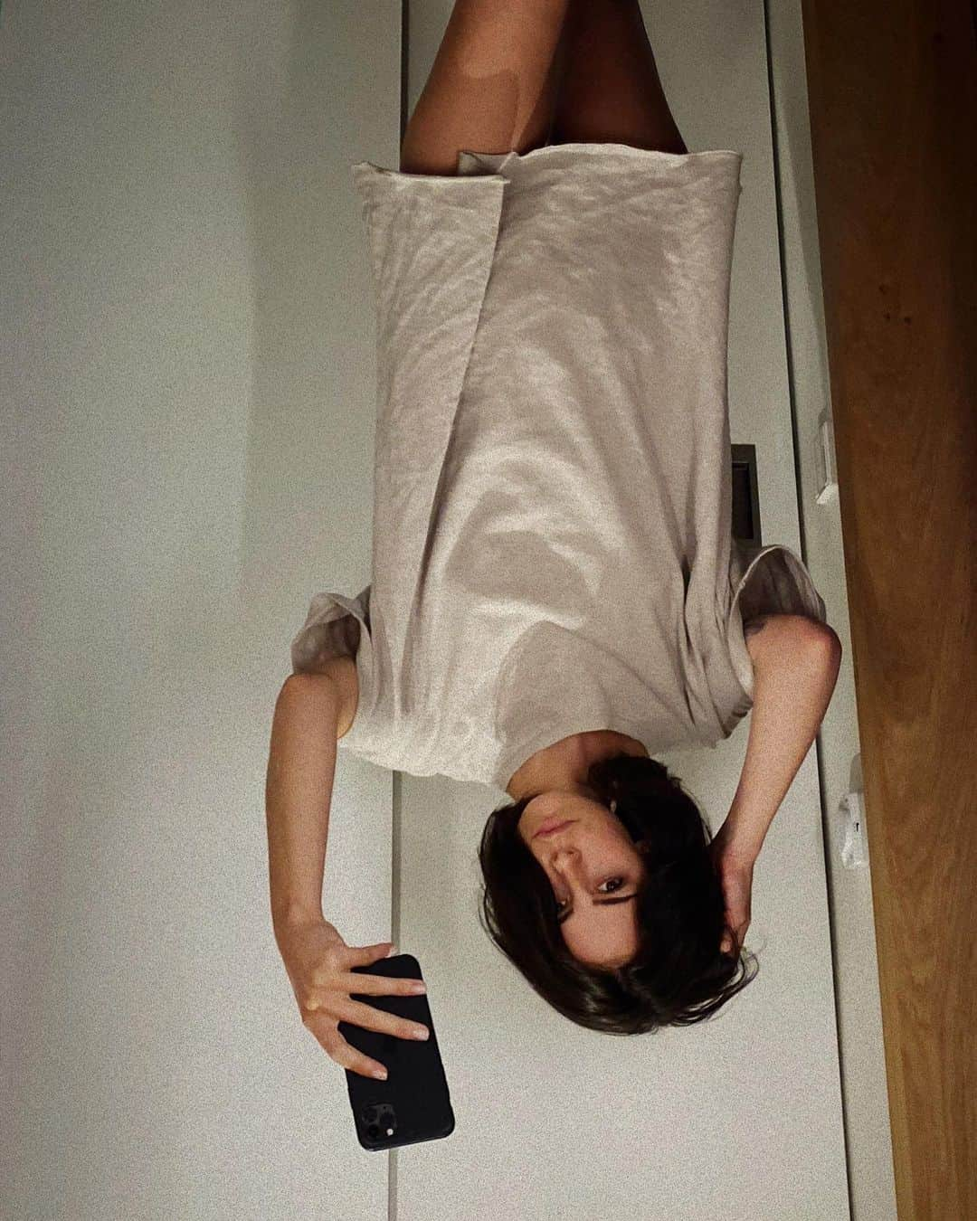 レナ・マイヤー＝ランドルートさんのインスタグラム写真 - (レナ・マイヤー＝ランドルートInstagram)「Sunday mood. Still in upside down world. Ich genieße die Langsamkeit grad, bin mit Kleinigkeiten zufrieden, befrei mich von dem Druck meiner letzten 10 Jahre , fürchte mich fast wieder ein wenig davor das alles wieder so schnell wird wie vorher- aber: das hab ich ja auch selber in der Hand ☺️☀️」5月10日 21時43分 - lenameyerlandrut