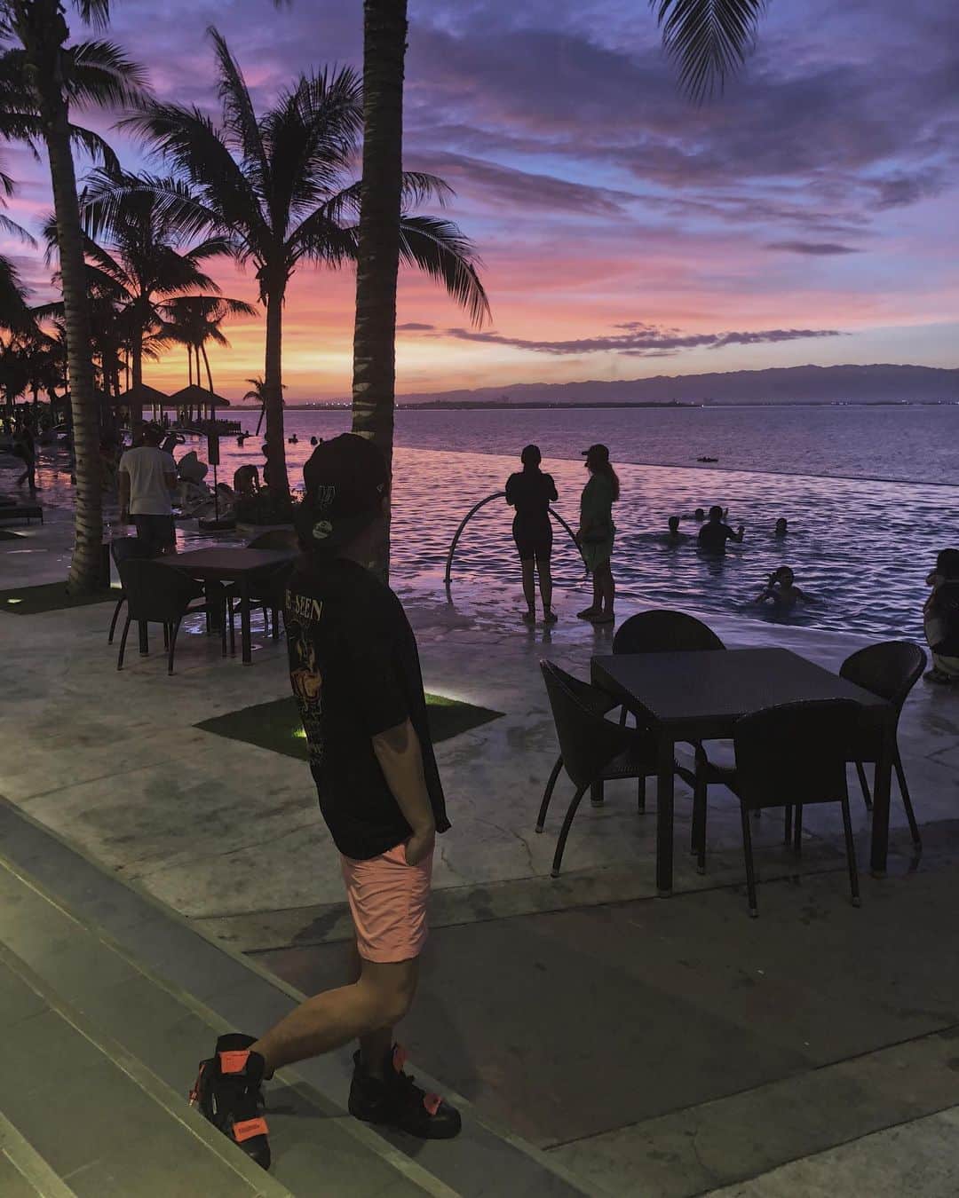 伊東大輝のインスタグラム：「Miss the sunset.🌴」