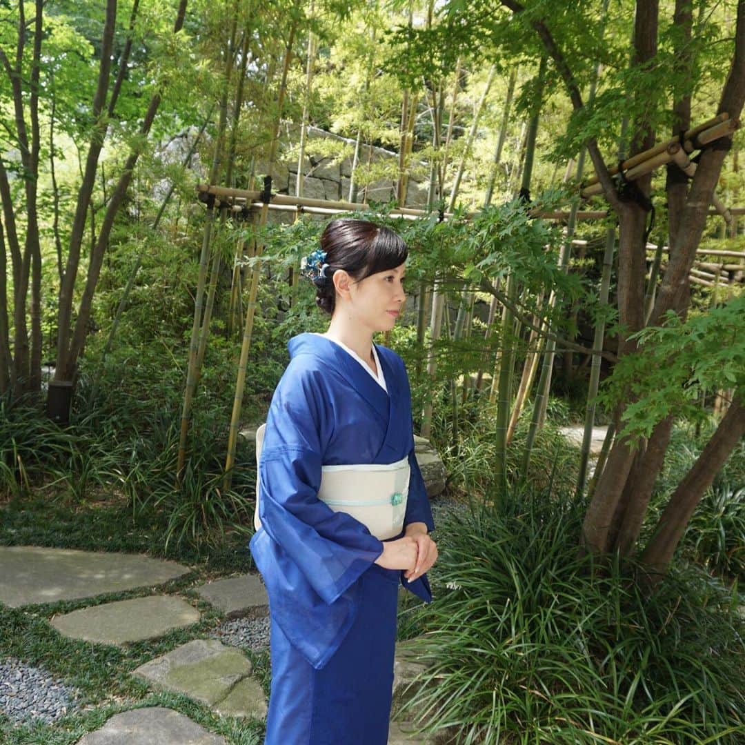 江連裕子さんのインスタグラム写真 - (江連裕子Instagram)「. 6月に入ると着物は絽の季節。 こちらは２年前の絽の着物を着た時☘ 今年も着られるといいな。 . #絽 #着物 #着物ヘア #kimono #kimonostyle #江連裕子 #谷中麻里衣 #セントフォース #キャピトル東急 #和服 #和服コーデ #japanease」5月10日 22時25分 - yuko_ezure