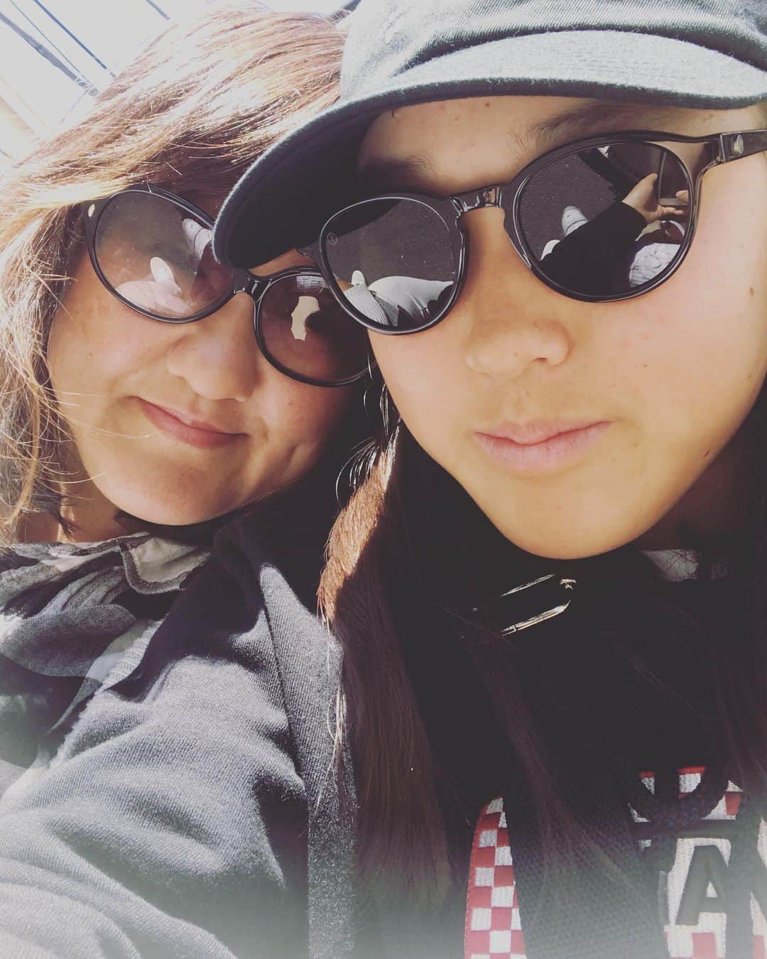 小川希花のインスタグラム：「母の日 いつもありがとう！💐. #happymothersday」