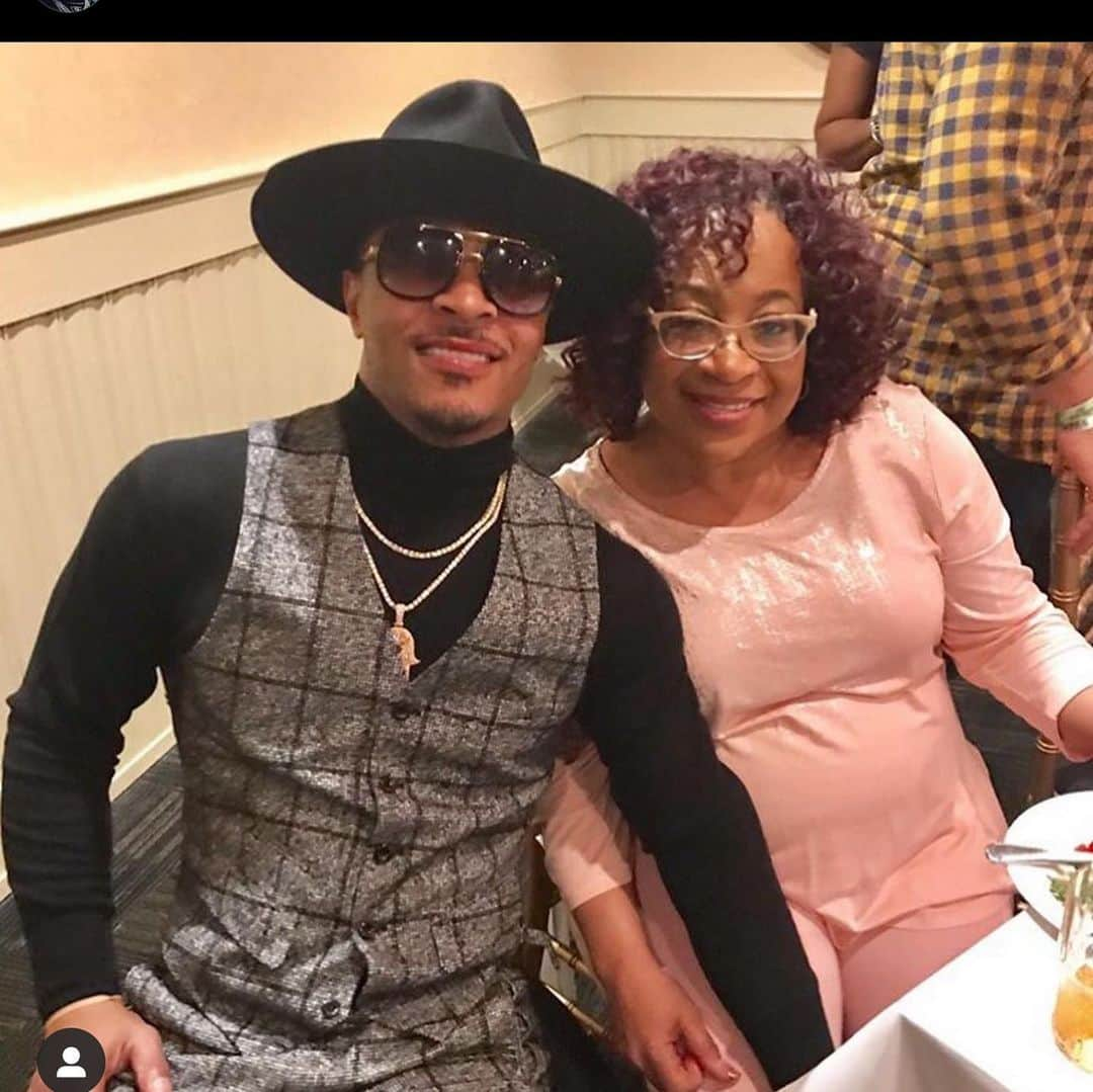 T.I.さんのインスタグラム写真 - (T.I.Instagram)「Happy Mother's Day to all the amazing mothers in my life & all the amazing mothers in the world. #HappyMothersDay」5月10日 22時42分 - tip