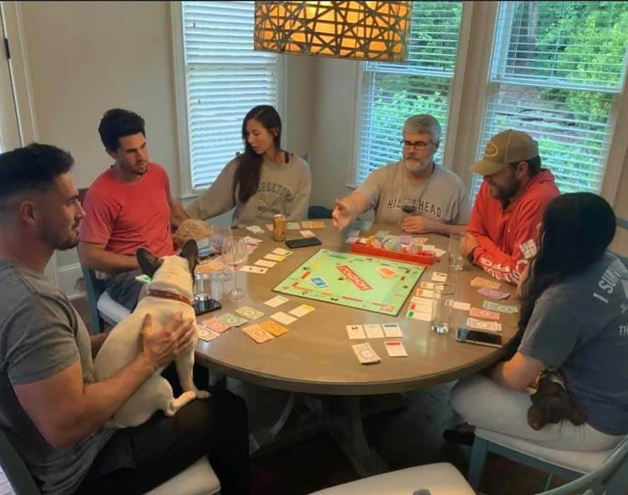 ジョッシュ・マレーのインスタグラム：「2nd picture is the look Gizzy gave me when I lost all our money 🤦🏻‍♂️ - she went solo the next game. #monopoly #mothersdayweekend」