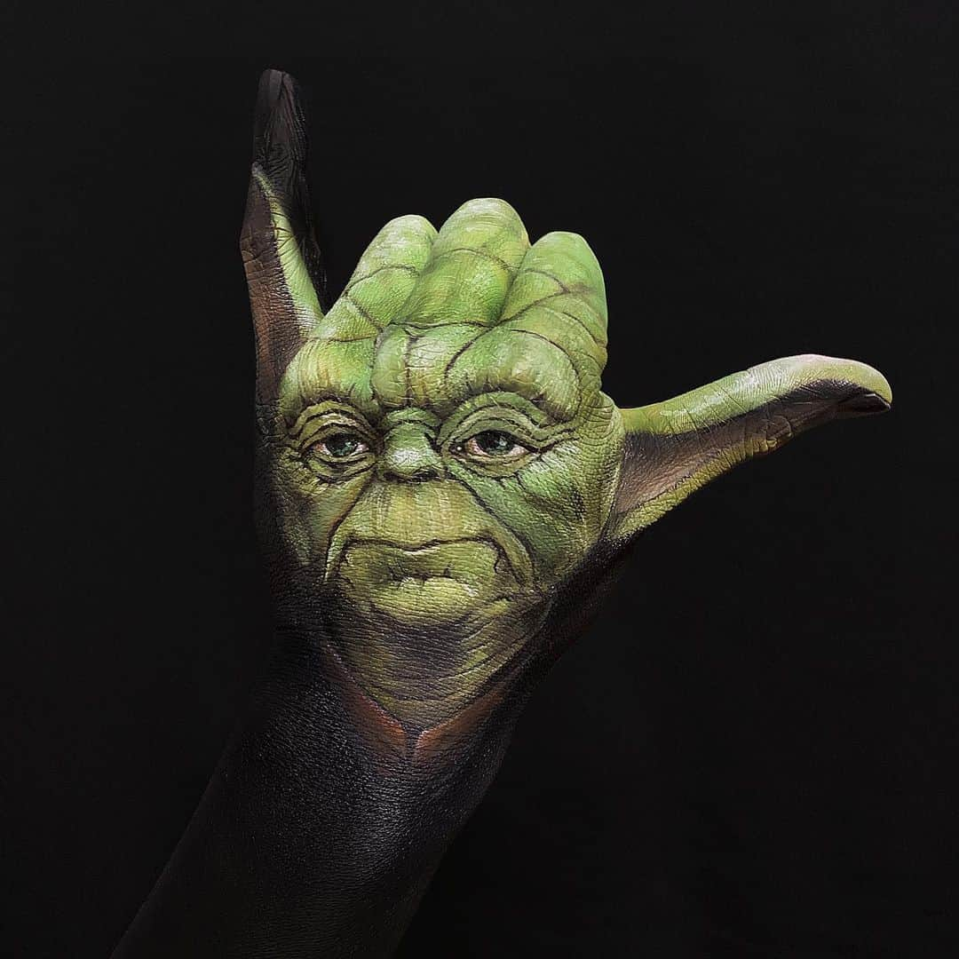 Amazing JIROさんのインスタグラム写真 - (Amazing JIROInstagram)「I painted Yoda on my hand!  #yoda #starwars #ヨーダ #スターウォーズ　#おうちで過ごそう #うちで過ごそう #おうち時間 #お家時間 #おうちじかん #おうちでアート #アート #ボディペイント #ペイント #頑張ろう #コロナウイルスが早く終息しますように #stayhome #stayathome #staysafe #besafe #staystrong #quarantine #quarantinelife #quarantineart #quarantineartclub  #art #bodypaint #paint #dailyart」5月10日 22時49分 - amazing_jiro