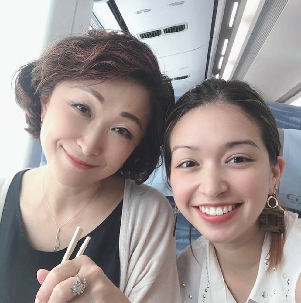 ダンドイ舞莉花のインスタグラム：「Happy Mother’s Day💕  So blessed to be able to call you Mama everyday. Thank you for always inspiring me. #mothersday」