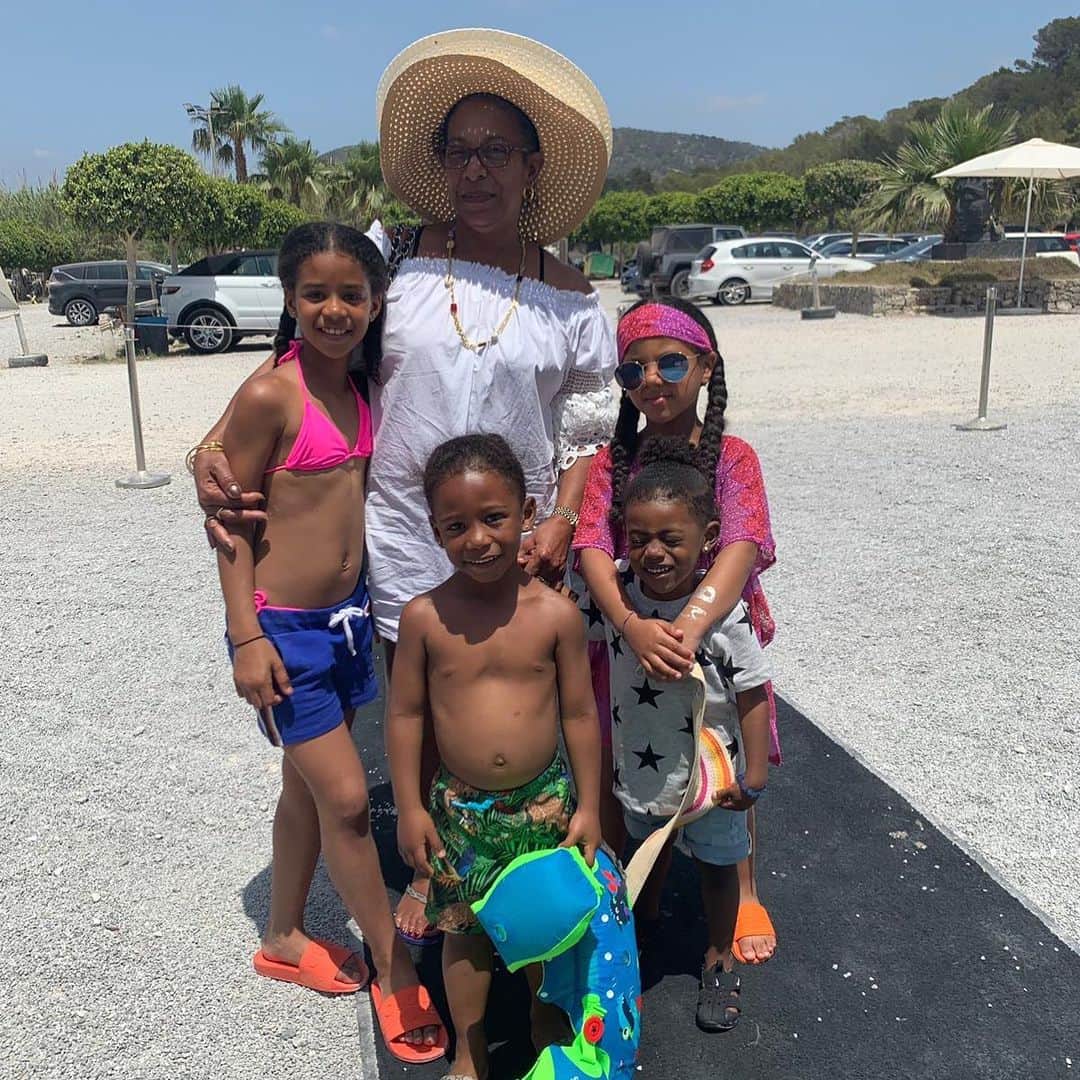 イェレマイン・レンスのインスタグラム：「Happy Mother’s Day」
